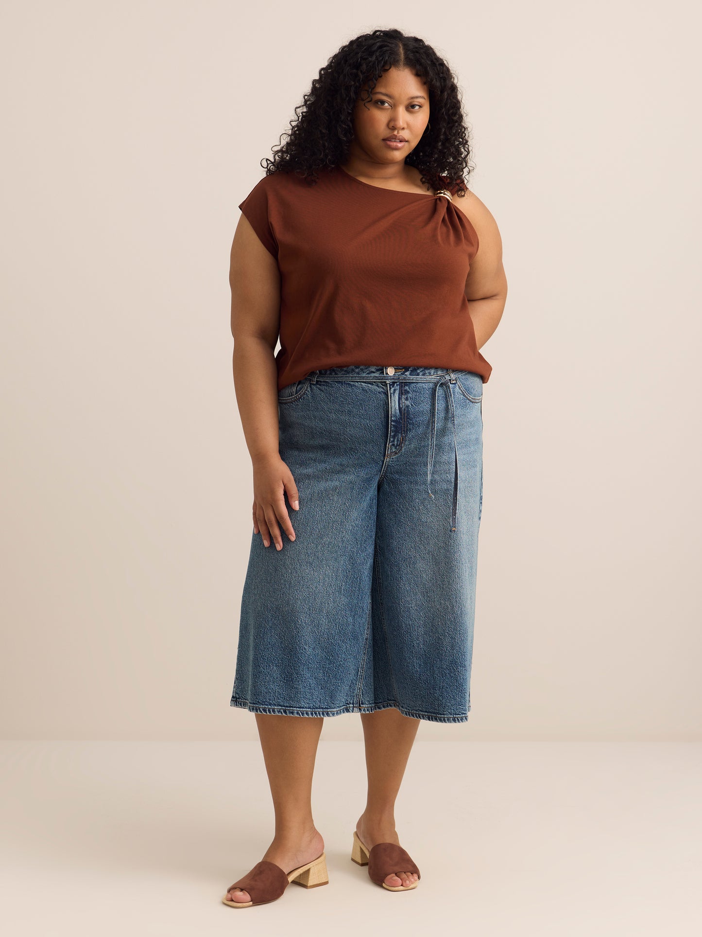 Straight Knit Top with Metal Jewel