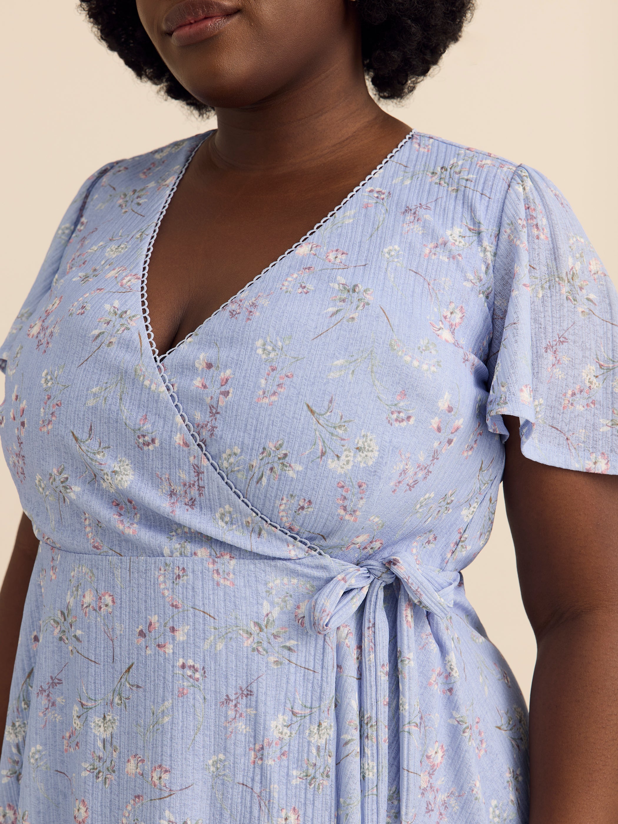 Robe cache-coeur courte à manches à volants - Addition Elle