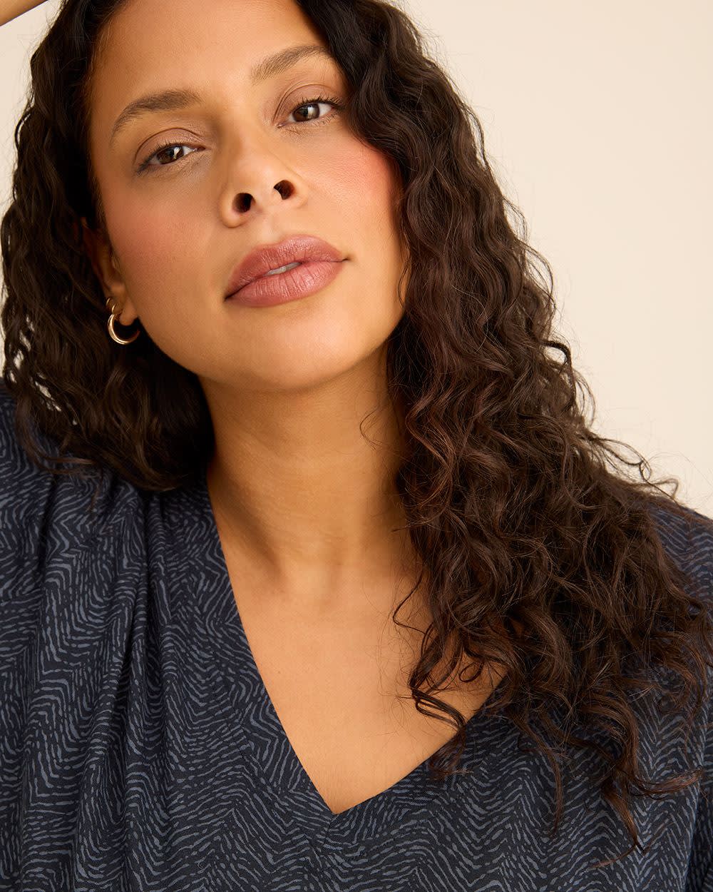 Boyfriend-Fit V-Neck T-Shirt - PENN. Essentials