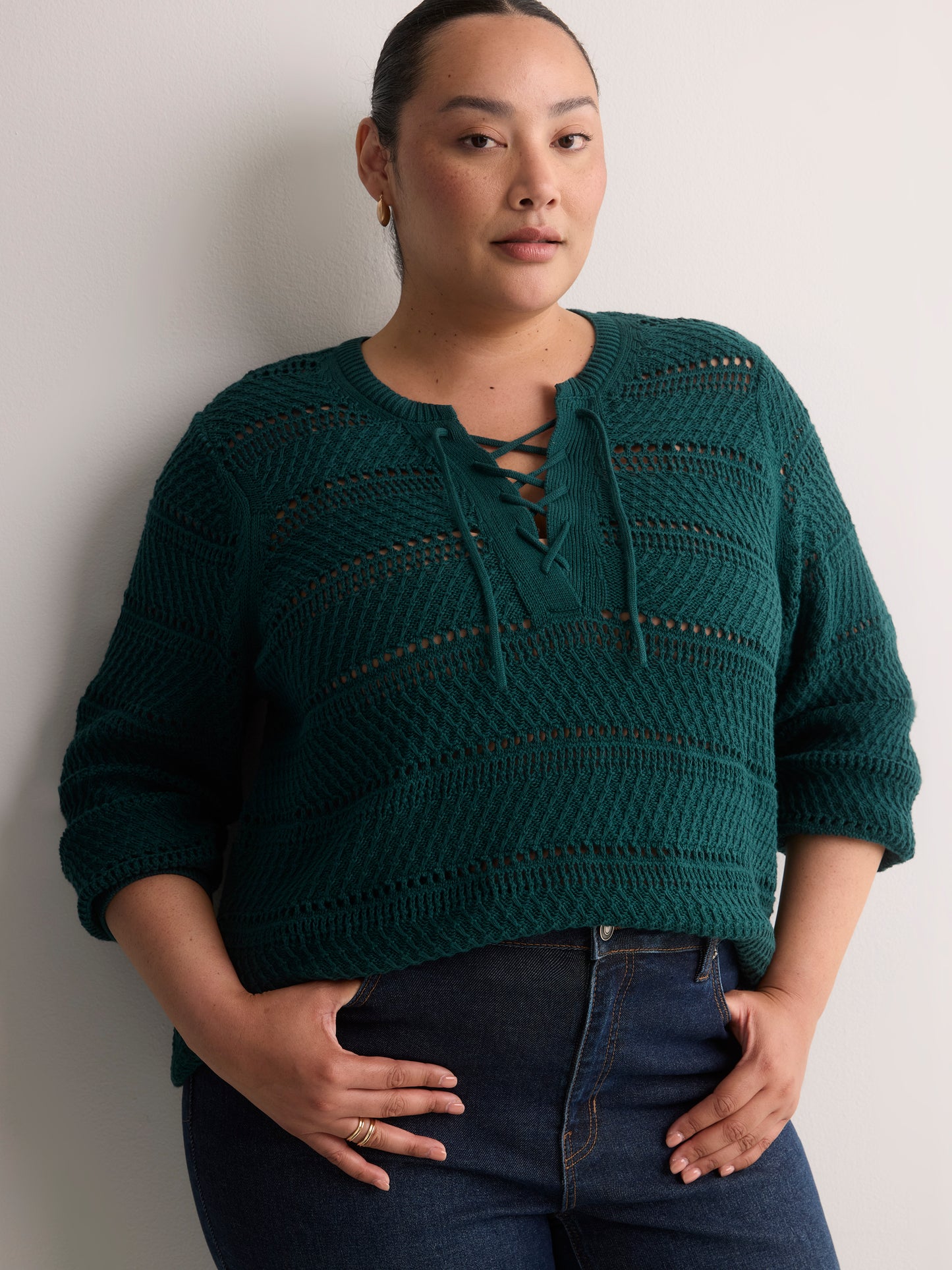 Straight Lace-Up Crew Neck Combed Knit Sweater