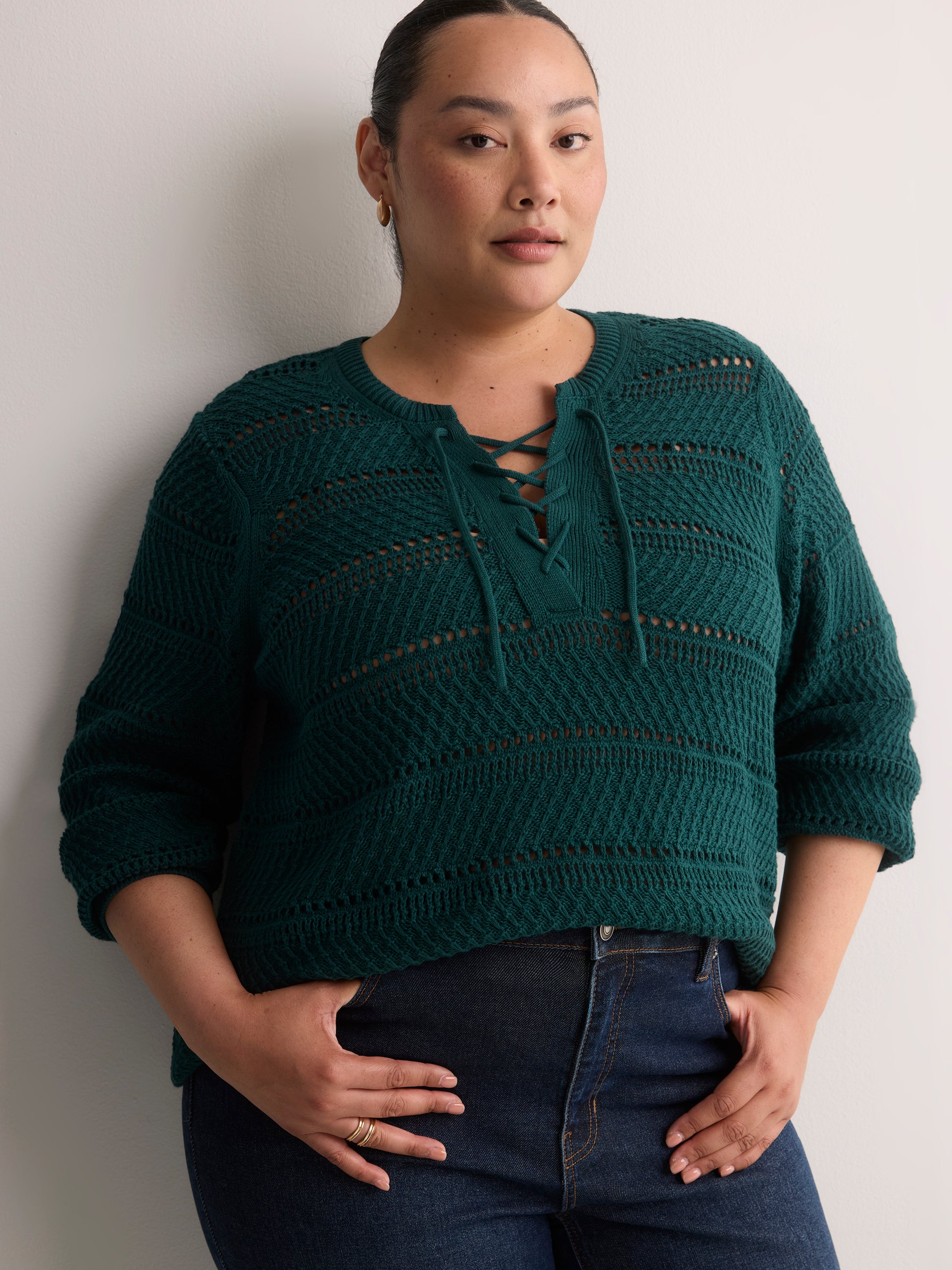 Straight Lace-Up Crew Neck Combed Knit Sweater