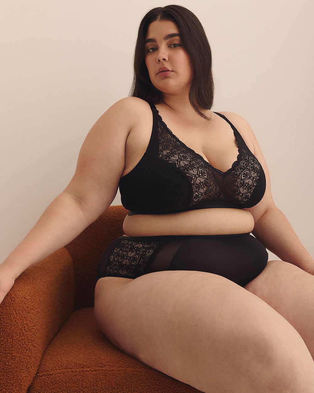 Lace Bralette with Scalloped Edge - Déesse Collection