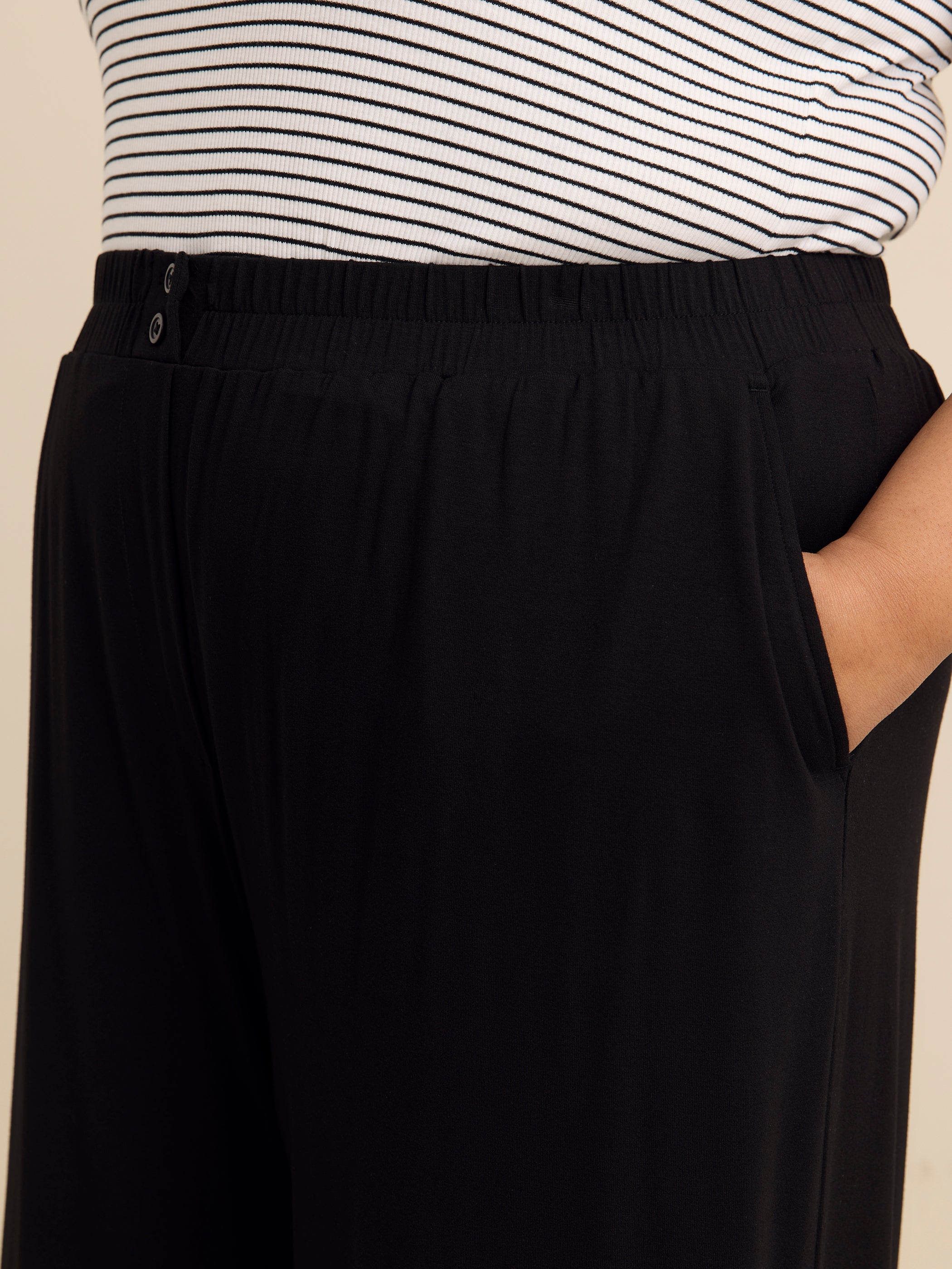 Wide-Leg Cropped Pants