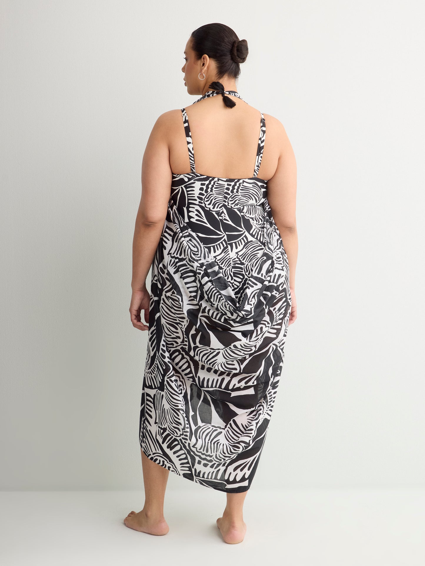 Printed Pareo With Tassels Details