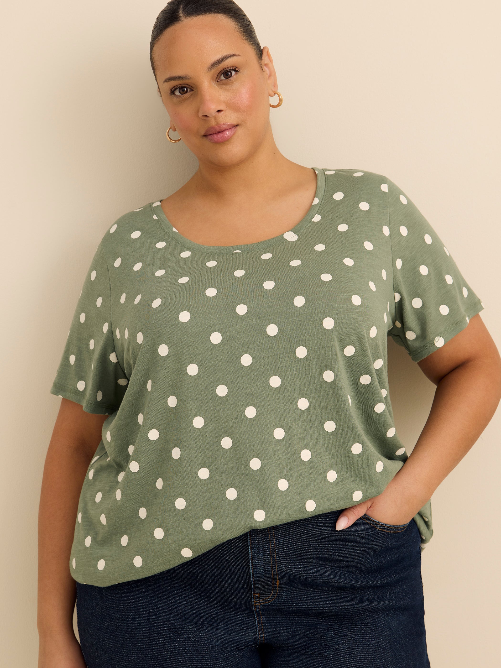 Crew-Neck Curvy Tee