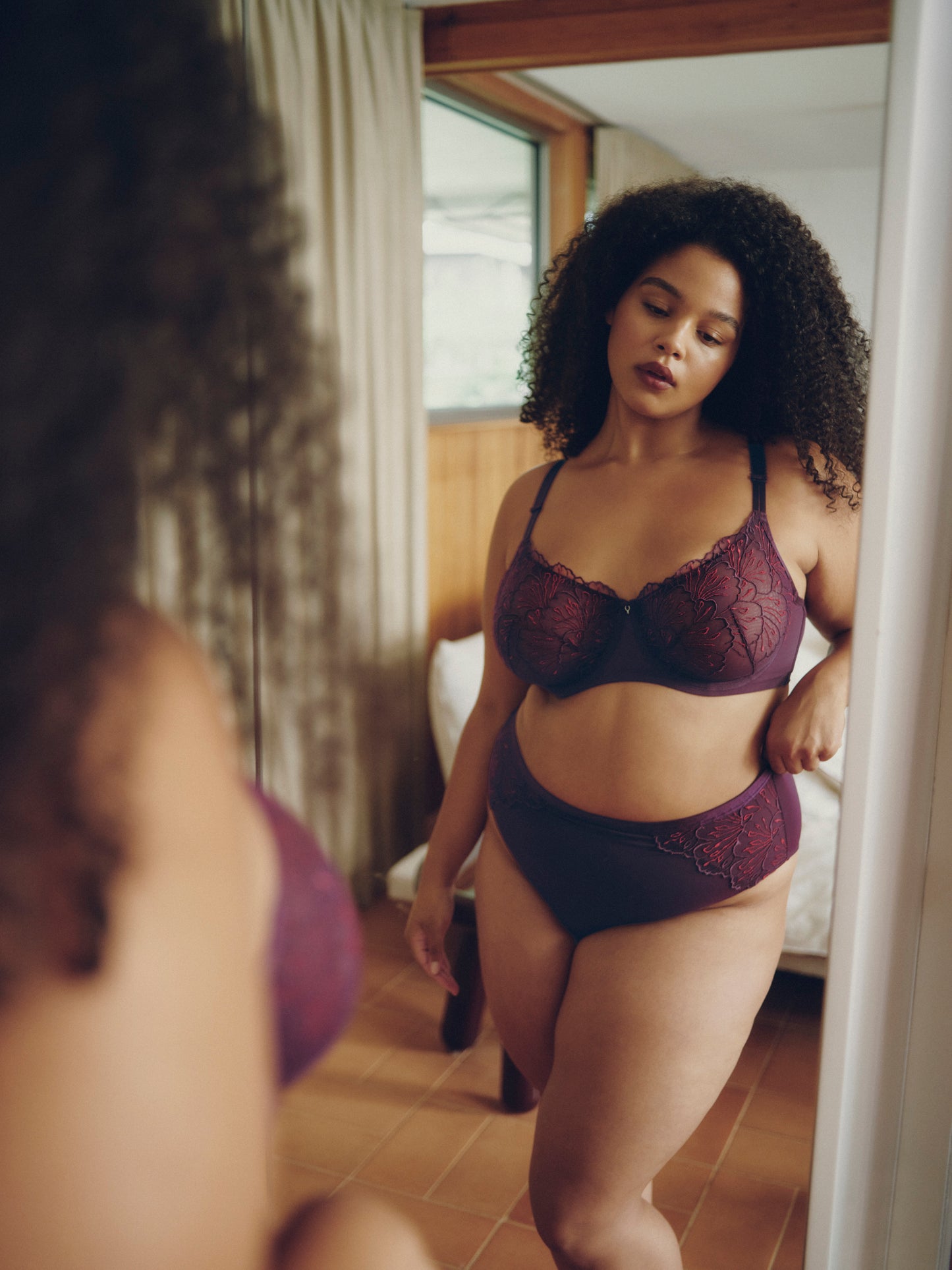 Full-Coverage Underwire Embroidered Mesh Bra - Déesse