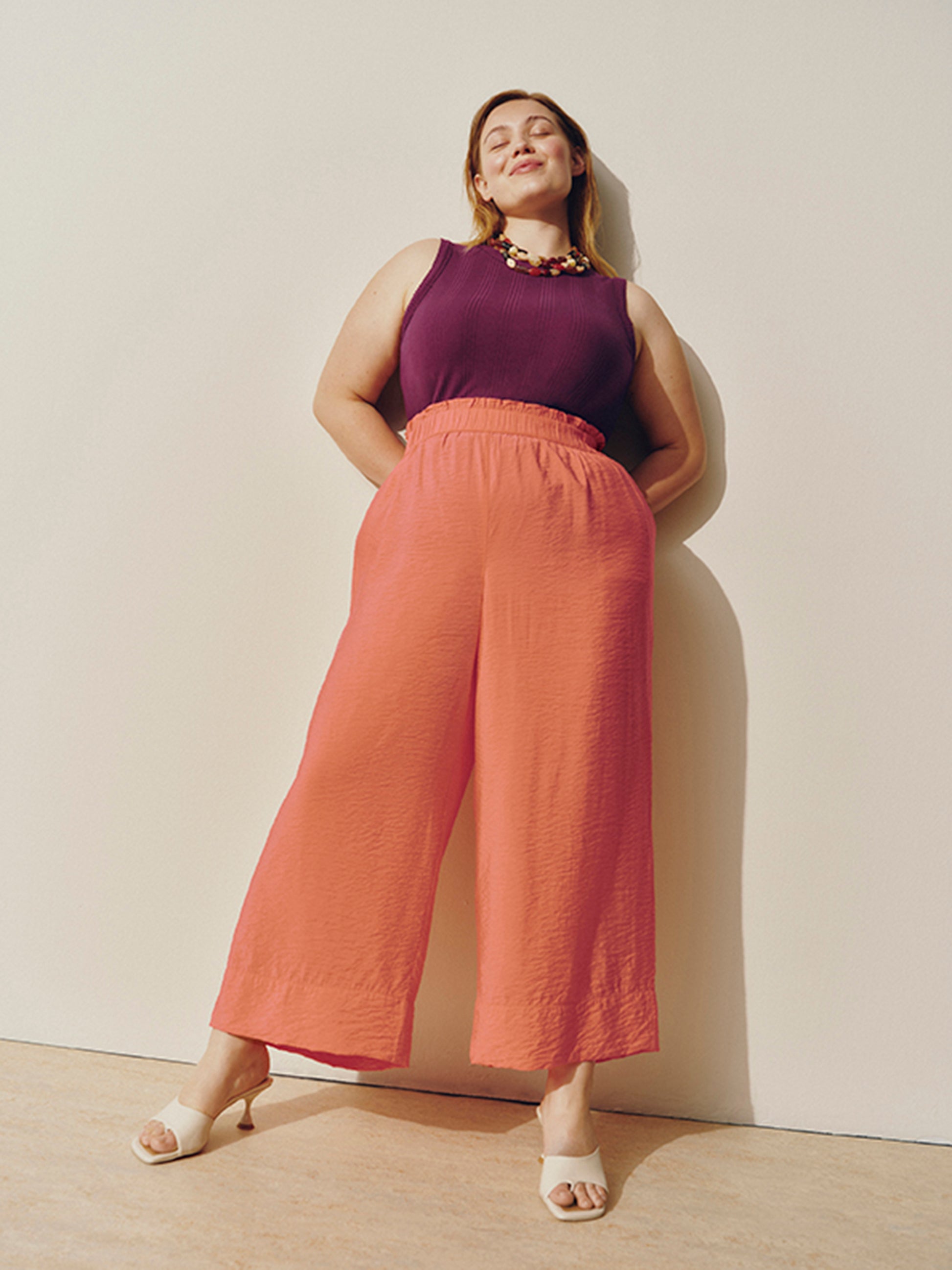 Woven Wide-Leg Slip-On Cropped Pant