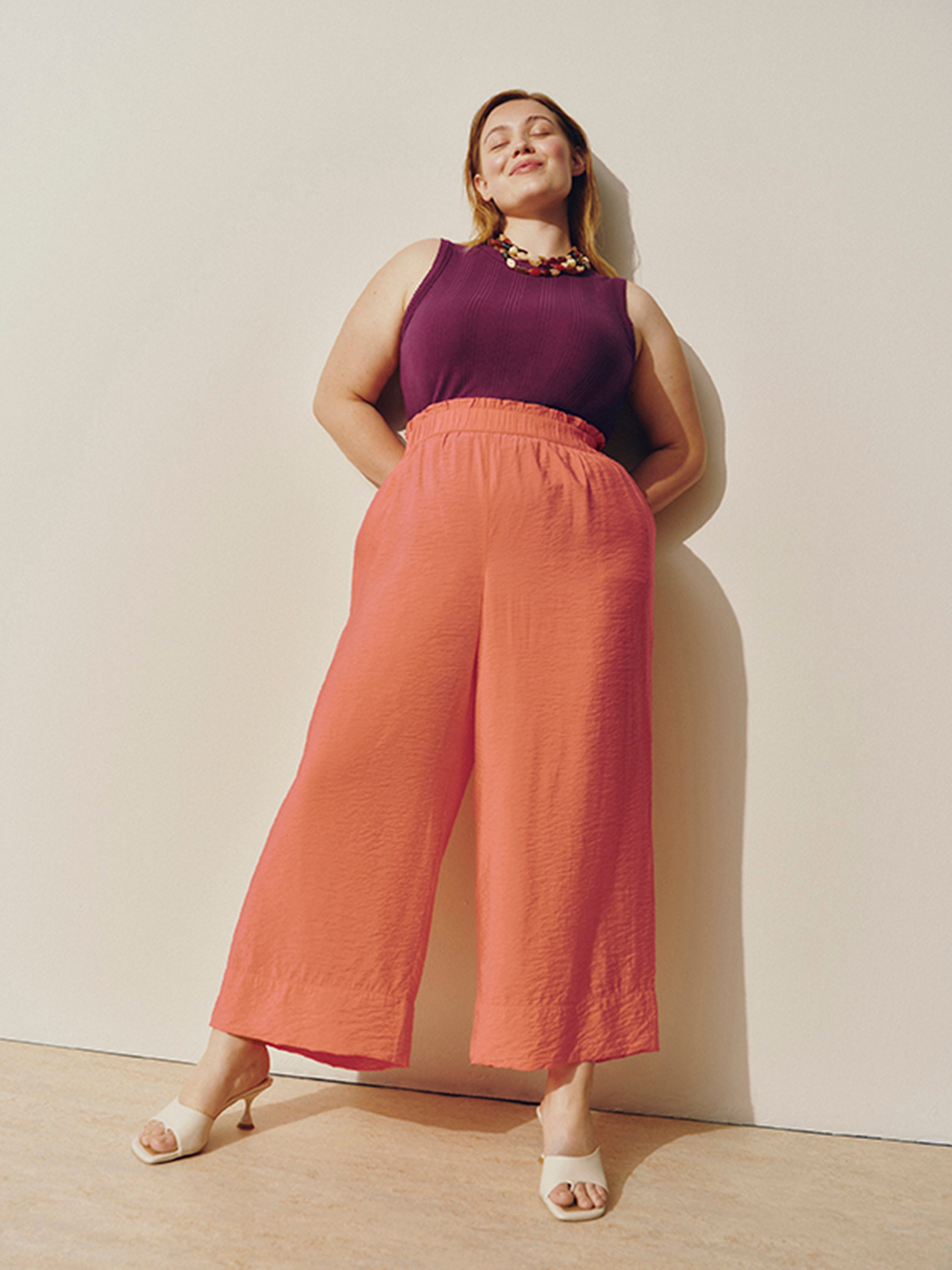 Woven Wide-Leg Slip-On Cropped Pant