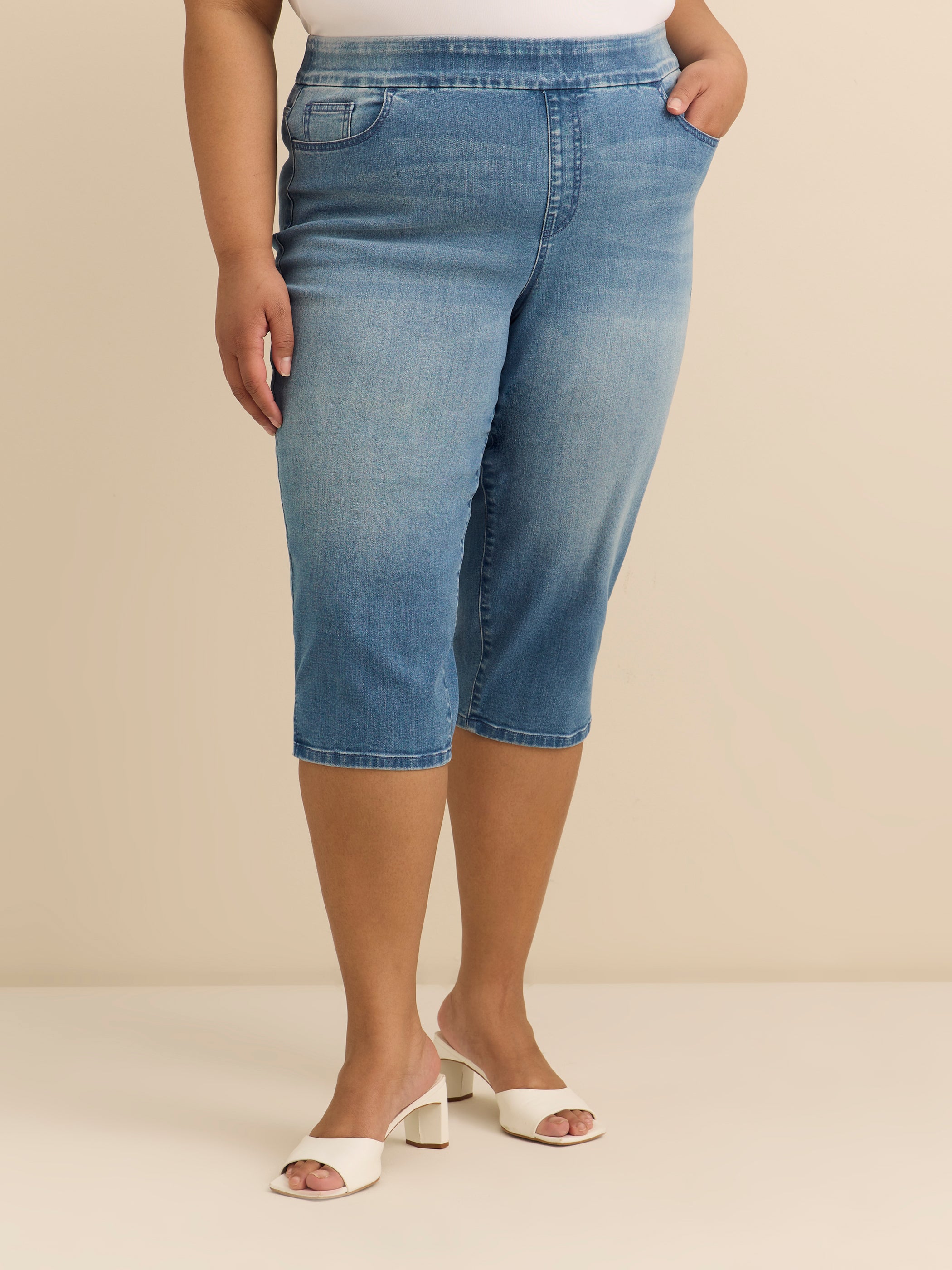 Savvy-Fit Denim Mid-Rise Capri - d/C Jeans