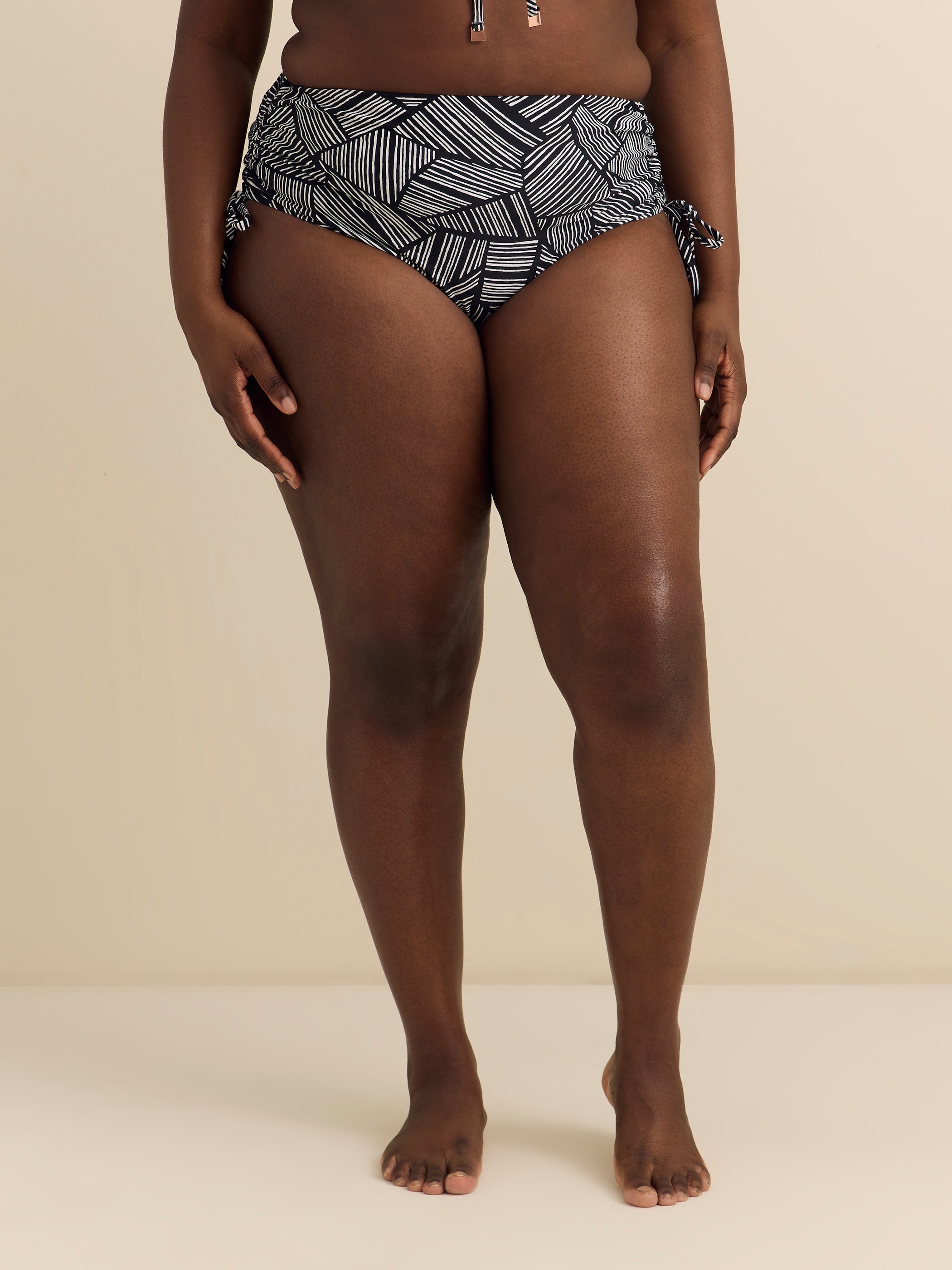 Culotte de maillot noire taille haute Montevideo à  motif géométrique - Raisins Curve