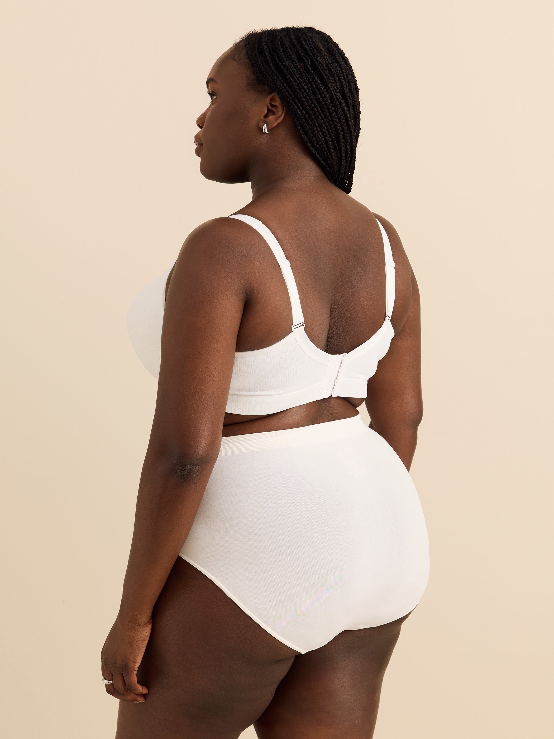 Microfibre and Pointelle Padded Wireless Bra - Déesse Collection