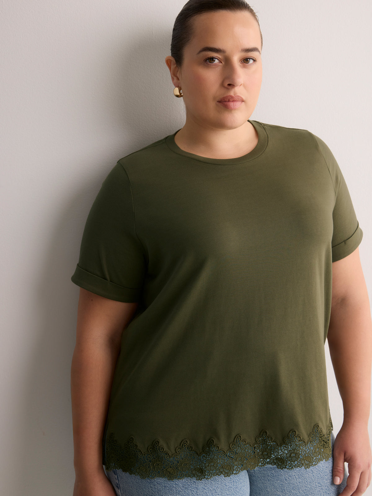 Straight-Fit Short-Sleeve Crew-Neck T-Shirt with Lace Hem