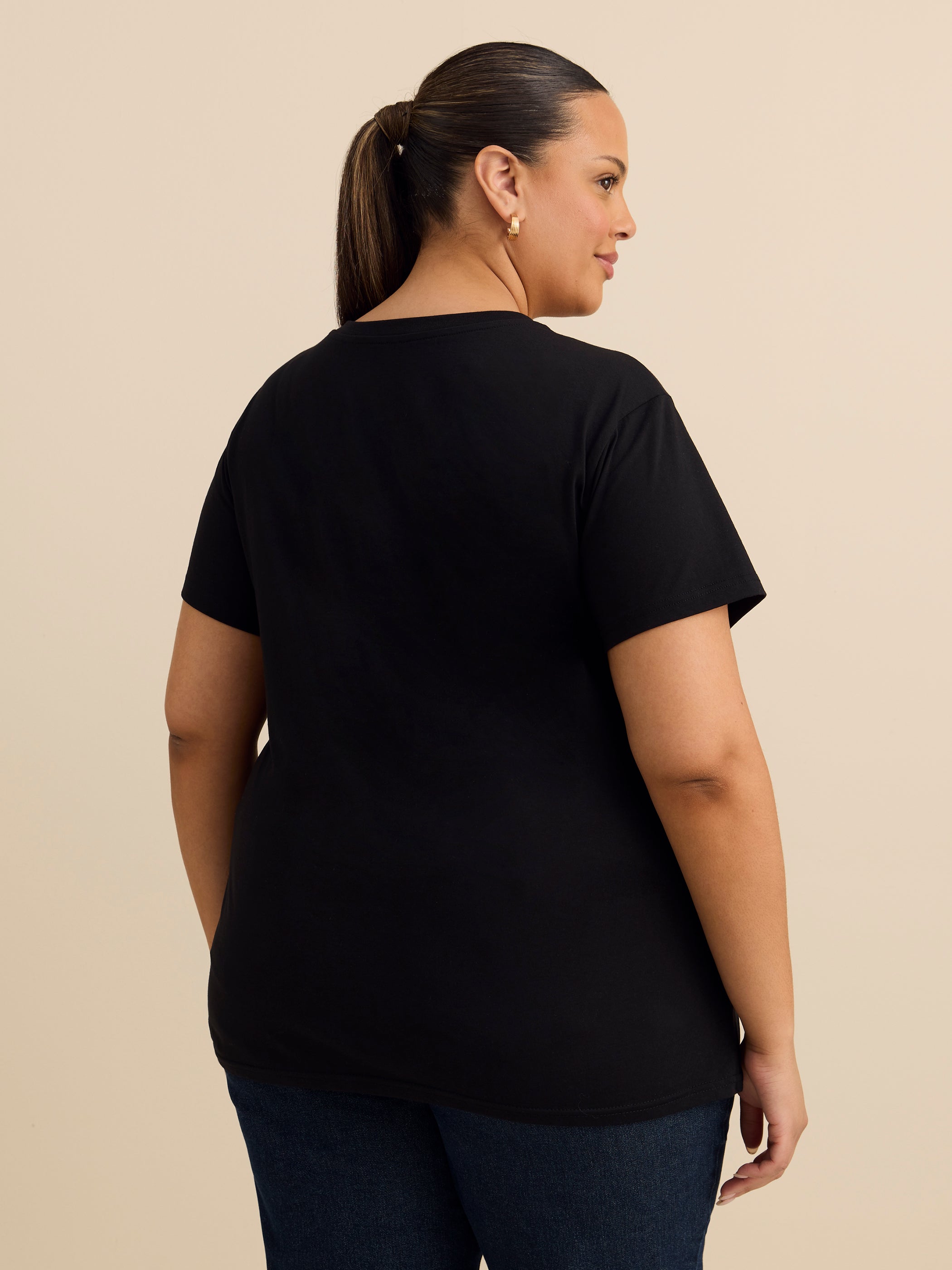 Black Short-Sleeve Crewneck Tee with Gilmore Girls Print