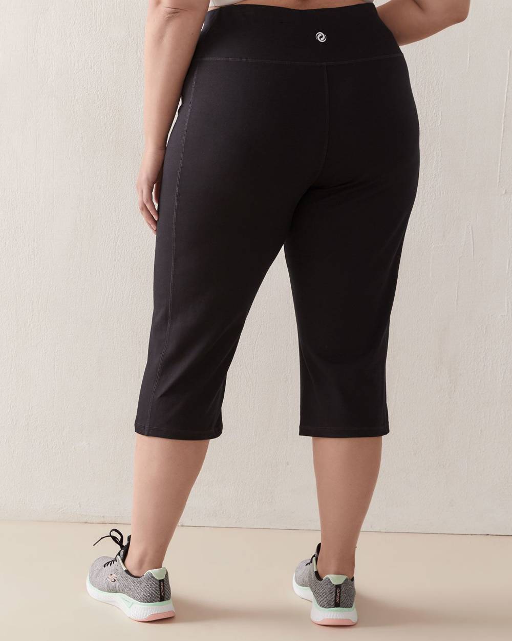 Basic Black Yoga Capri - Active Zone