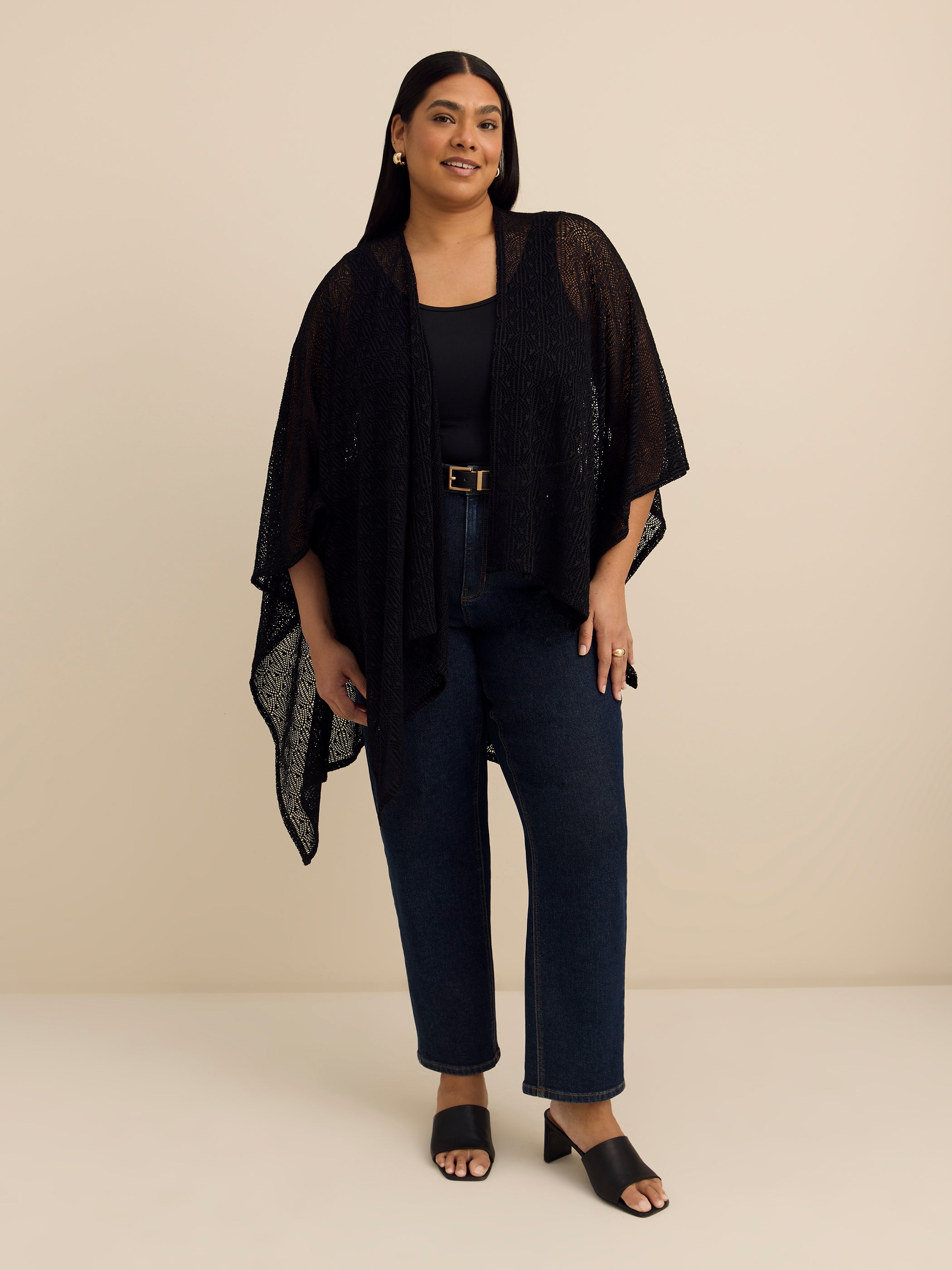 Cape à devant ouvert et mailles de fantaisie