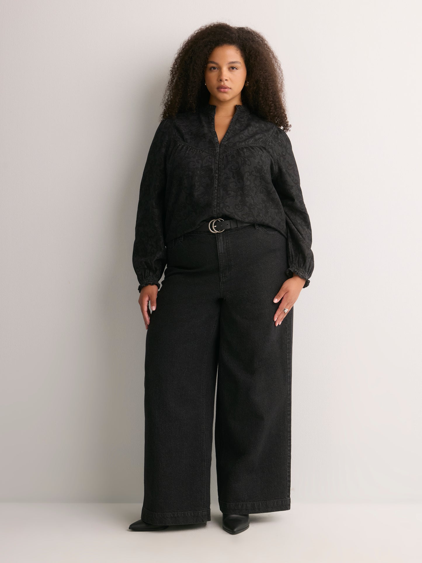 Classic-Fit High-Rise Wide-Leg Black Denim Pant - d/C jeans