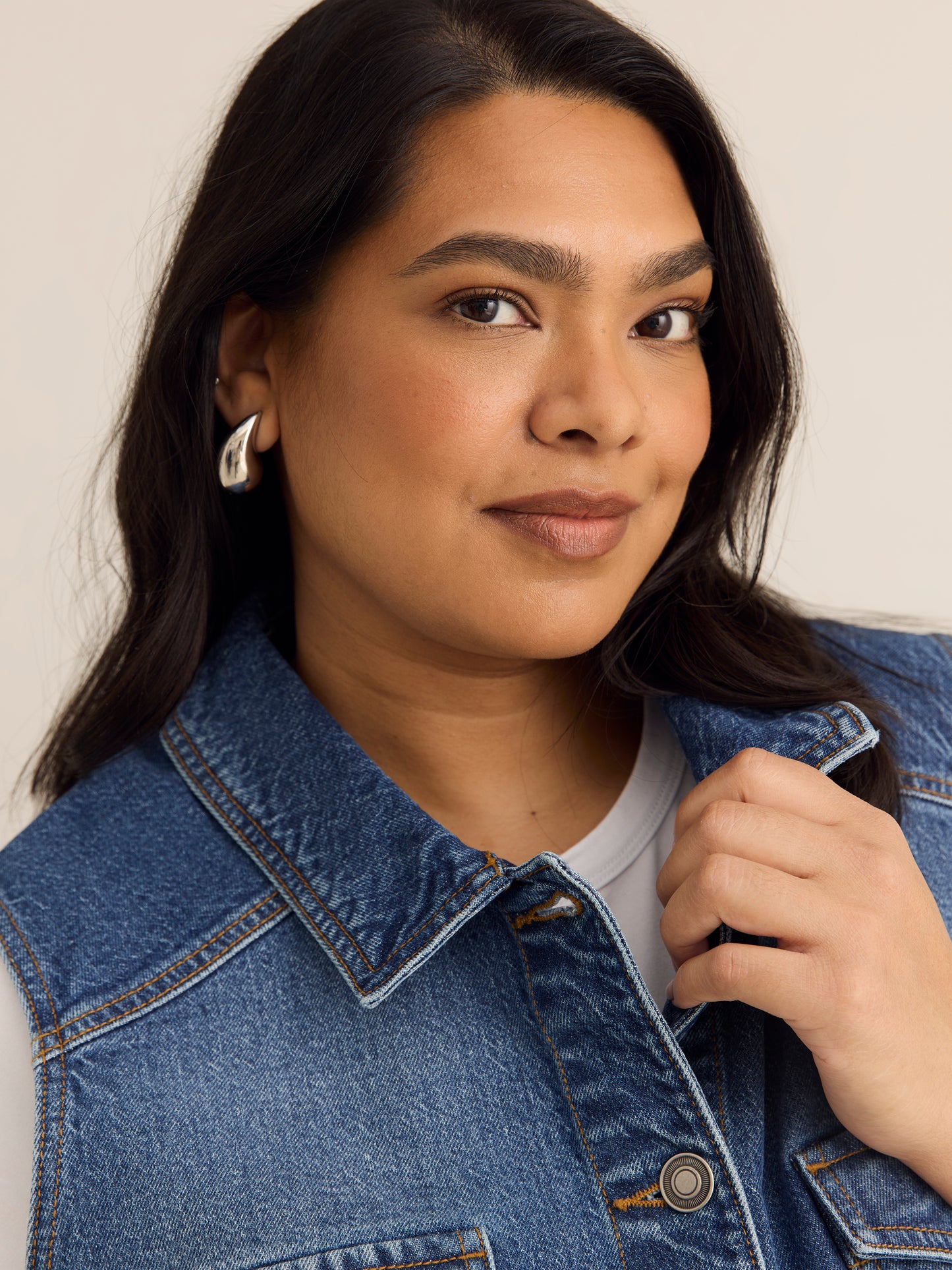 Buttoned-Down Cropped Denim Vest - d/C JEANS