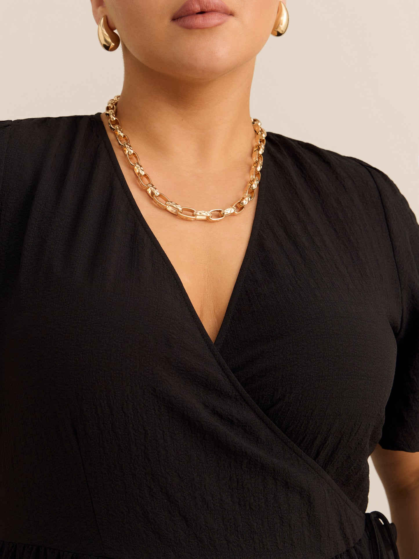 Short Chunky Link Necklace