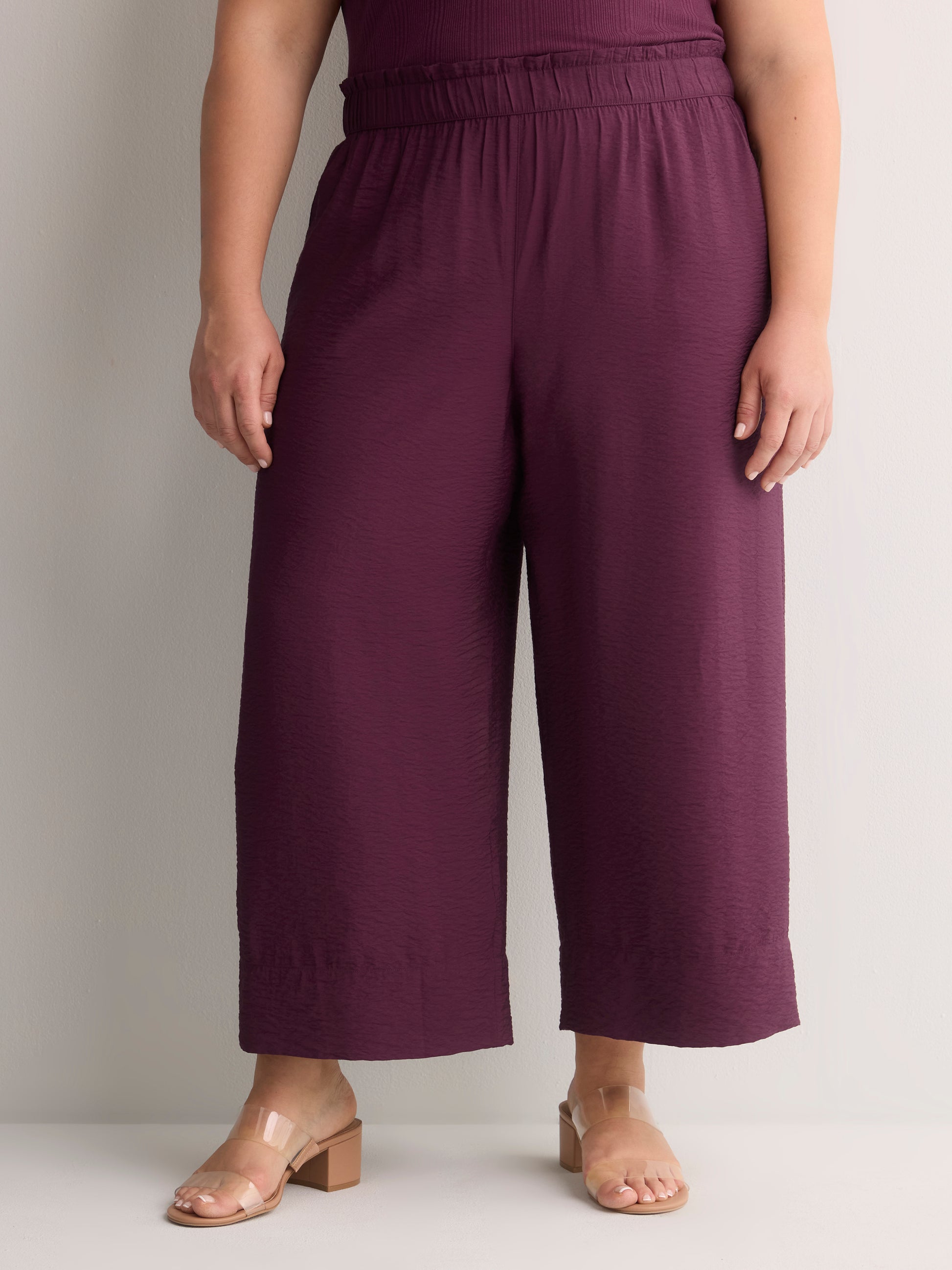 Woven Wide-Leg Slip-On Cropped Pant