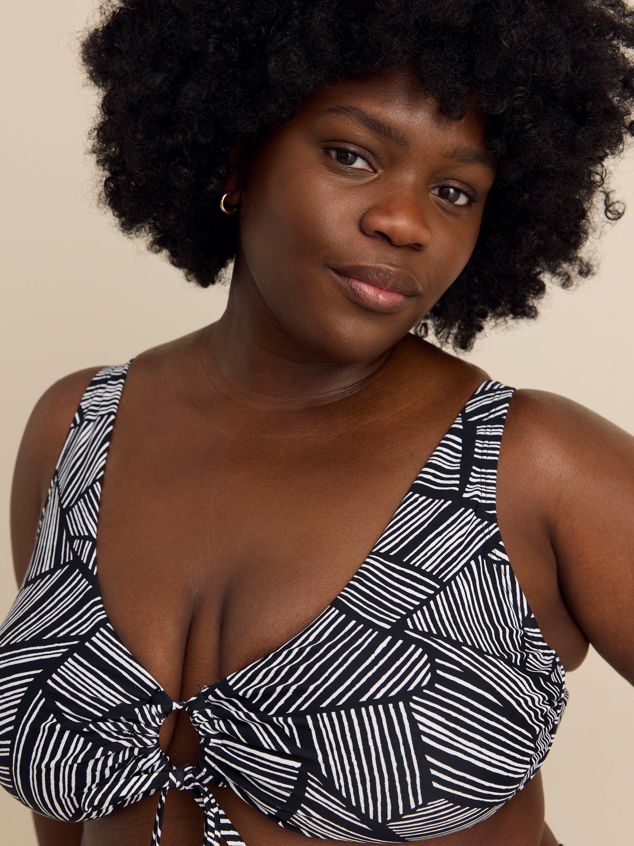 Haut de bikini noir Ronda à  motif géométrique - Raisins Curve