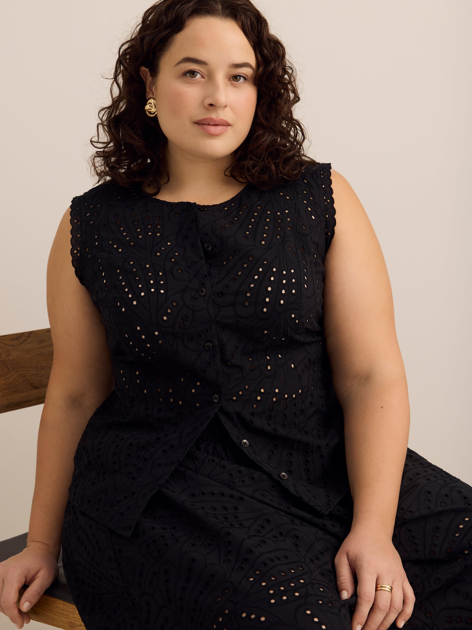 Sleeveless Buttoned Down Eyelet Blouse