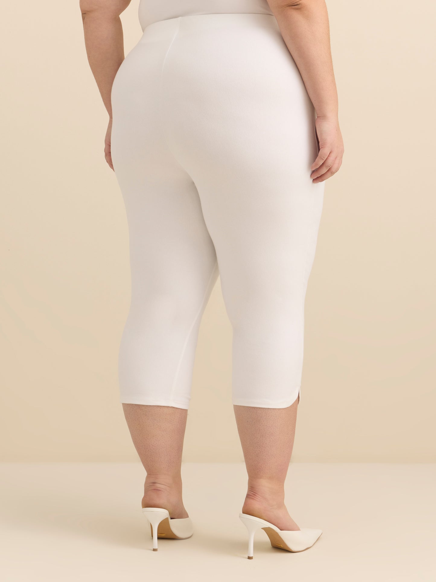 Fashion White Denim Capri Legging with Tulip Hem