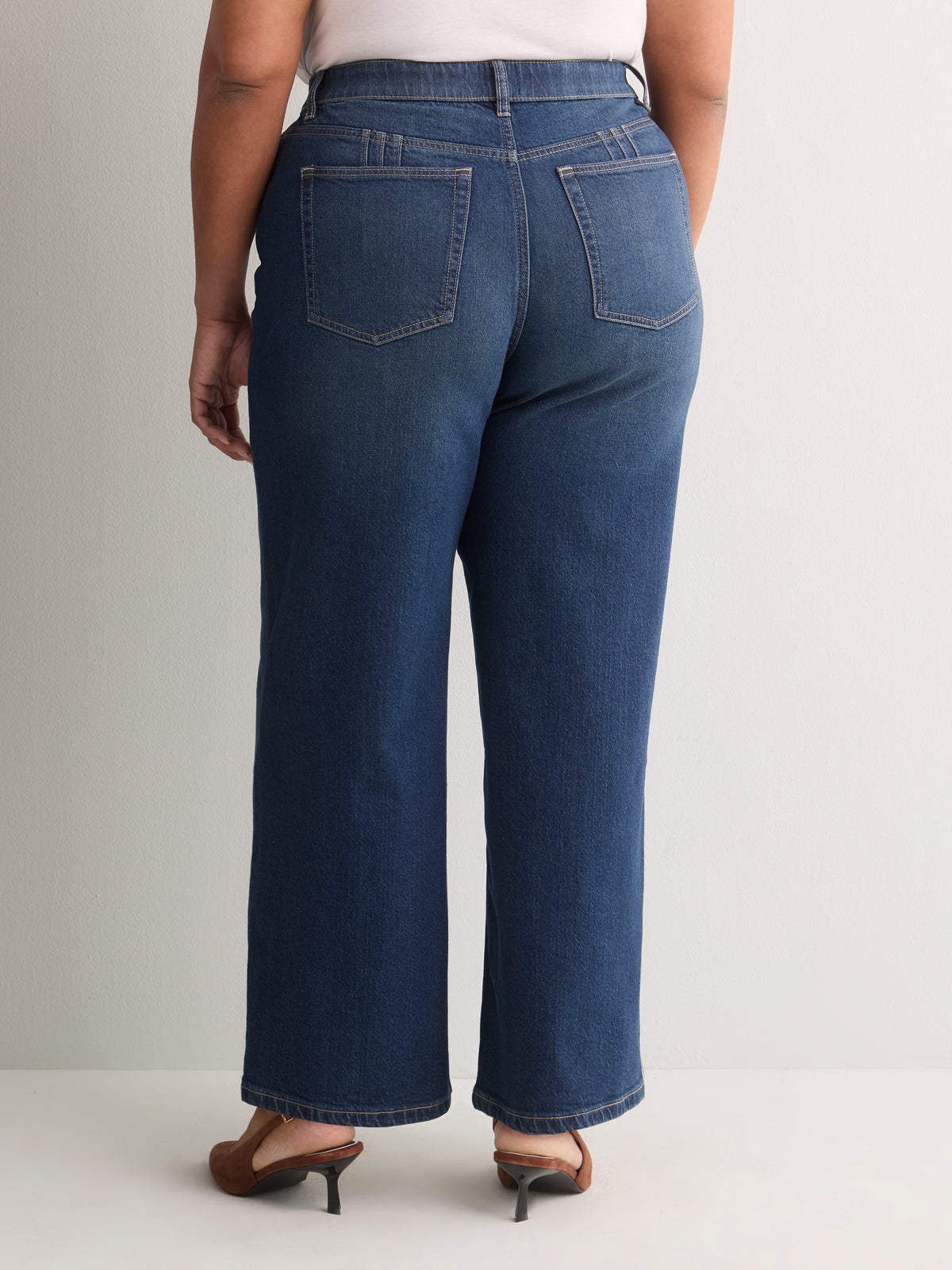 Petite, Curvy-Fit Mid-Rise Wide-Leg Jean - d/C jeans
