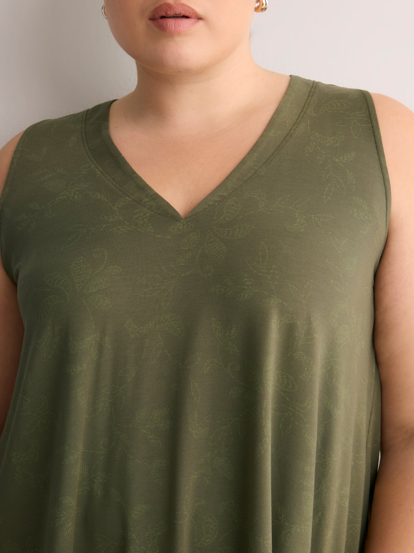 Responsible, Gray Leaf-Print Sleeveless V-Neck Swing Top