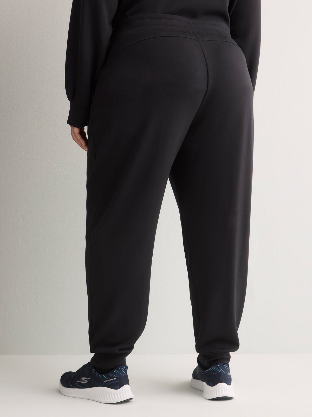 Skechluxe Elevate Mid-Rise Jogger Pant - Skechers