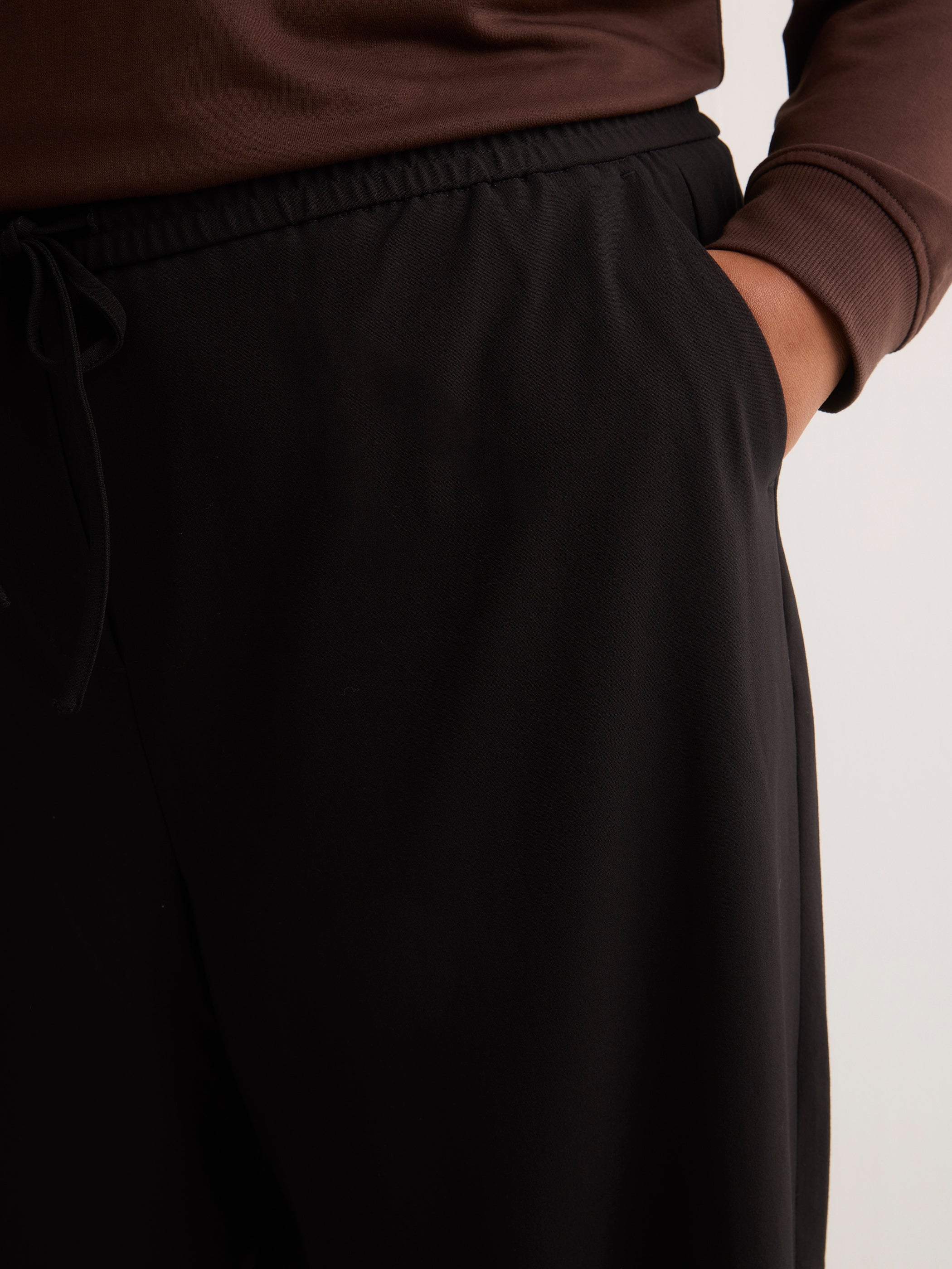Black Workleisure Barrel-Leg Pull-On Pant