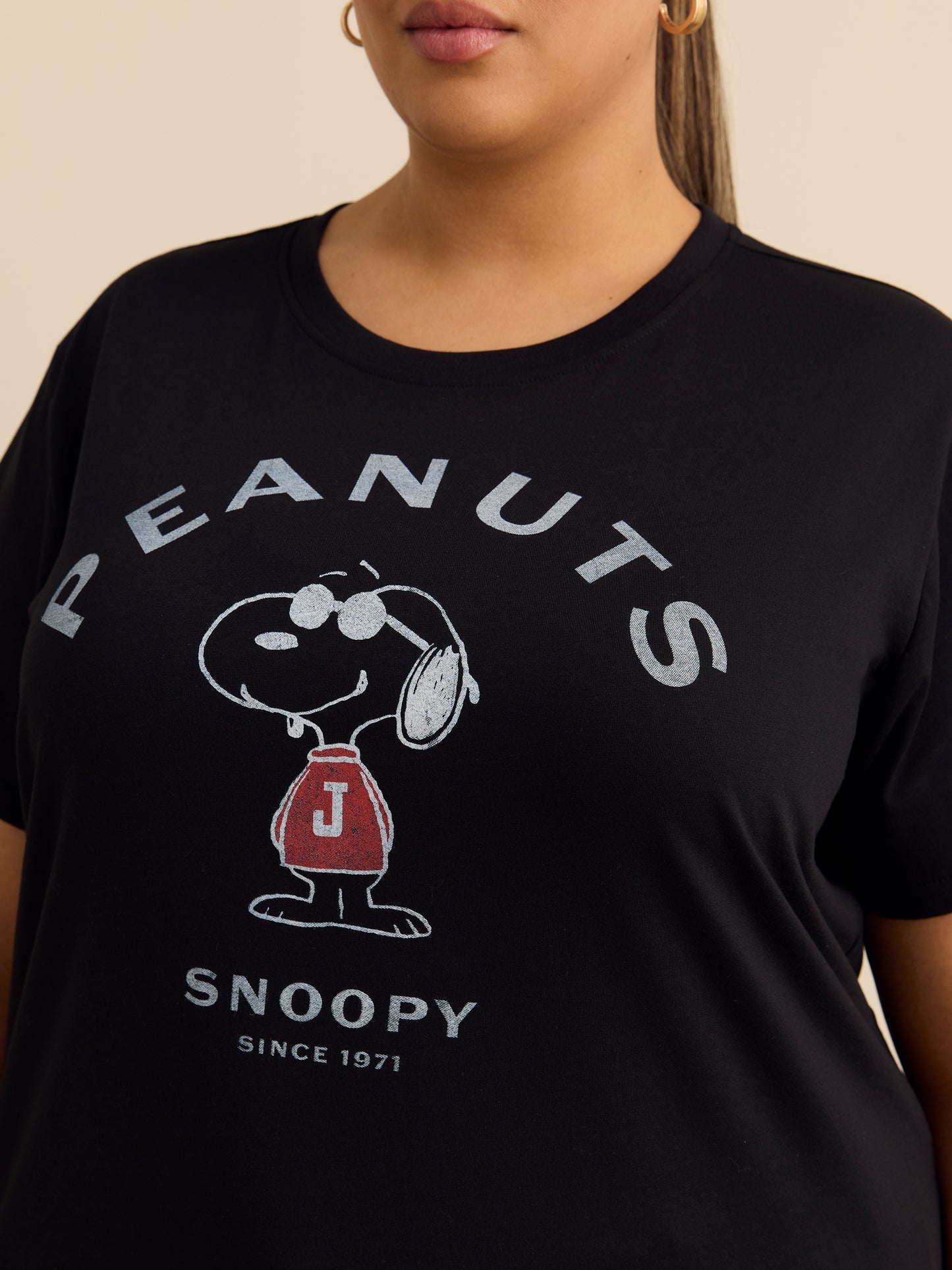 Black Short-Sleeve Crew Neck Tee with Snoopy Print