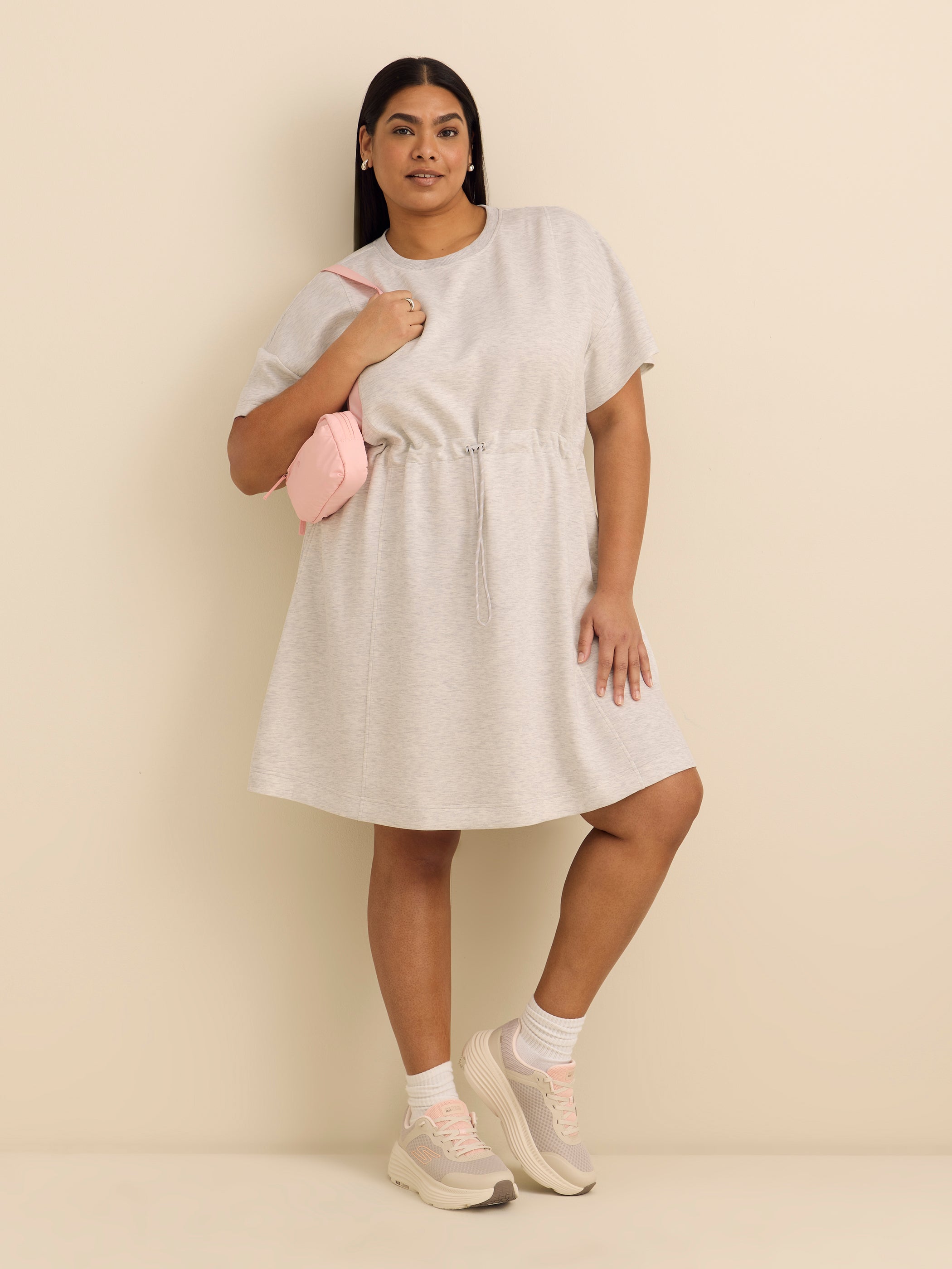 Robe à manches courtes à  taille cintrée, tissu responsable - Active Zone