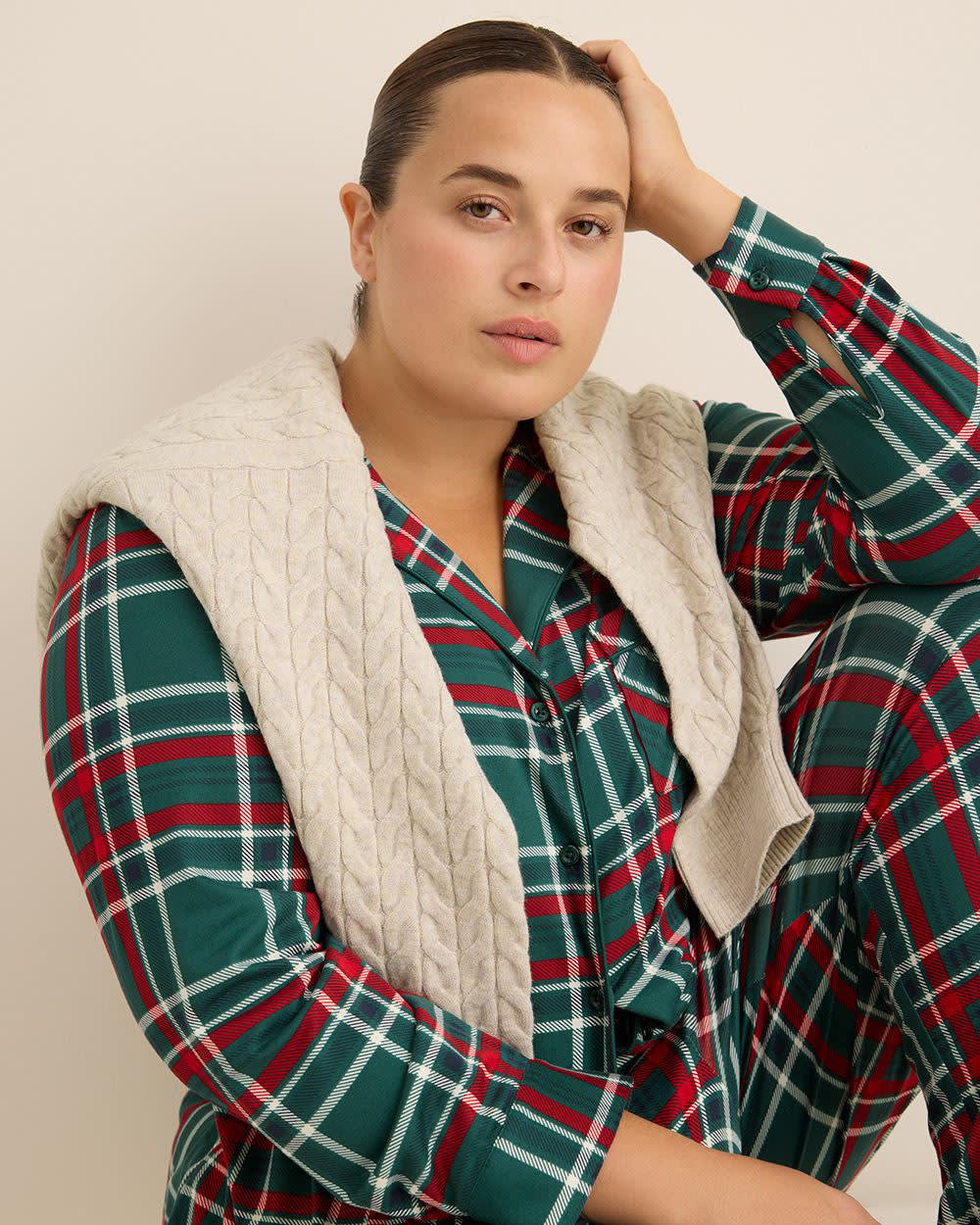 Pull en tricot à mailles torsadées et col boutonné