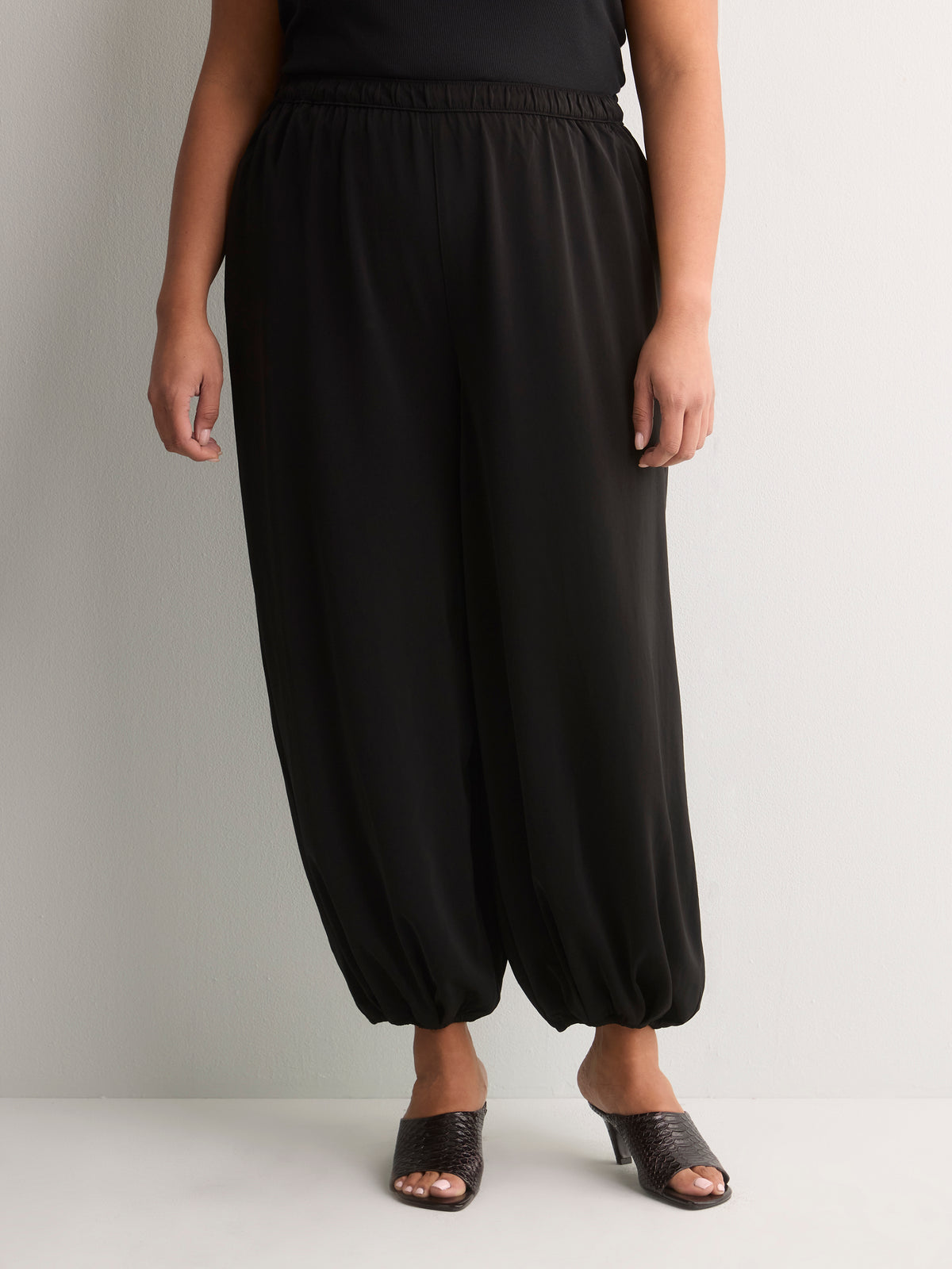 Black Holiday Pull-On Balloon Pants