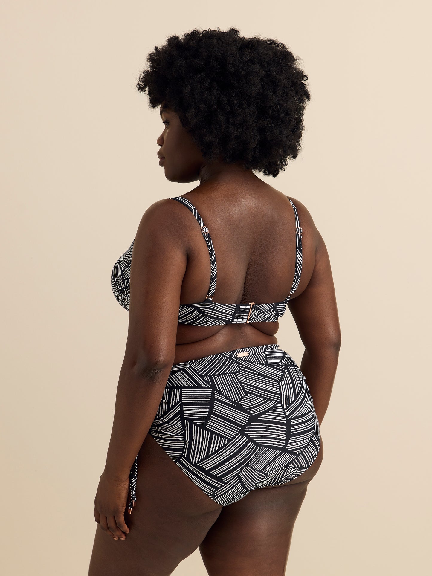 Haut de bikini noir Ronda à  motif géométrique - Raisins Curve