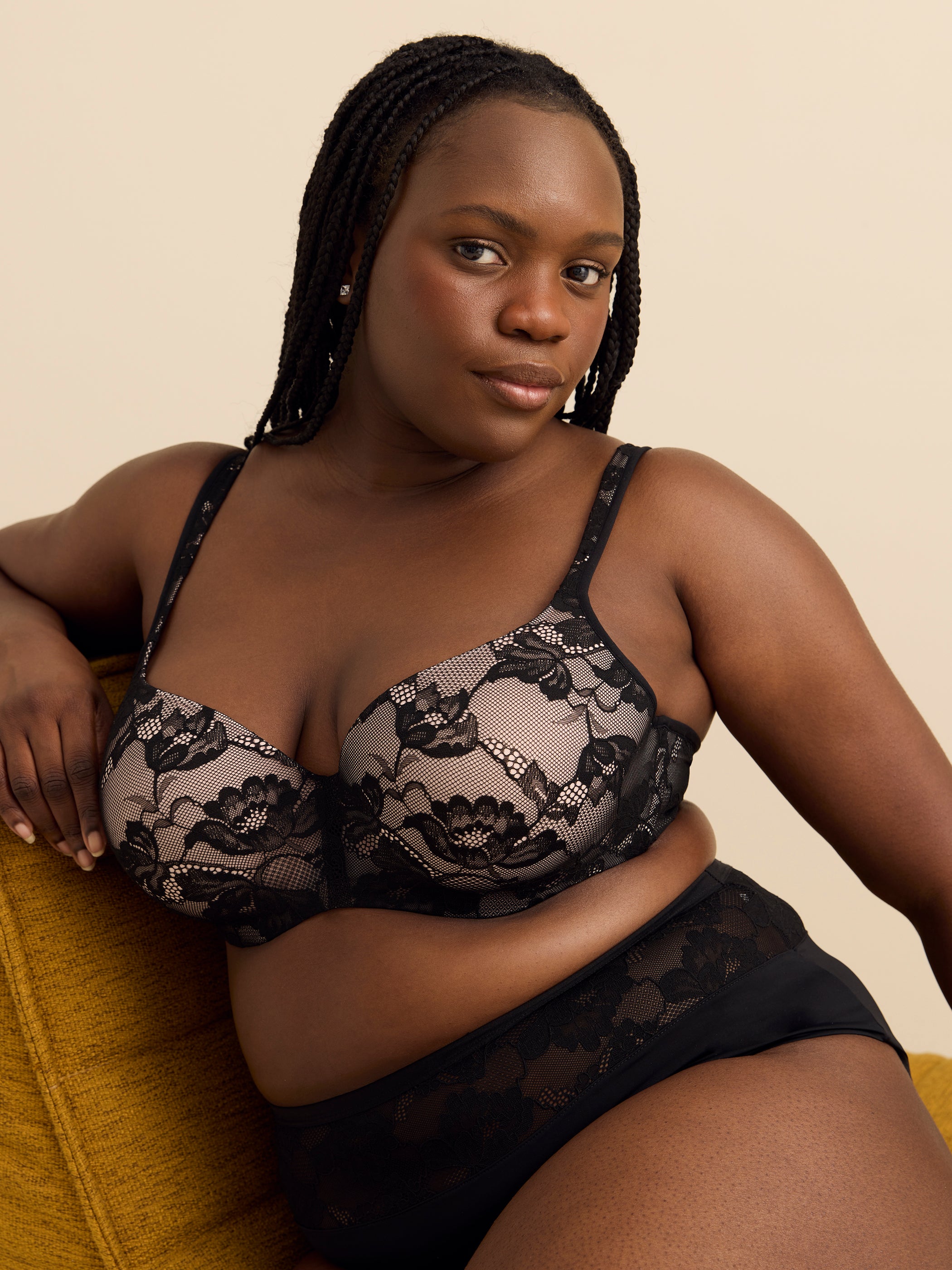 Soutien-gorge t-shirt rembourré avec dentelle - Déesse Collection