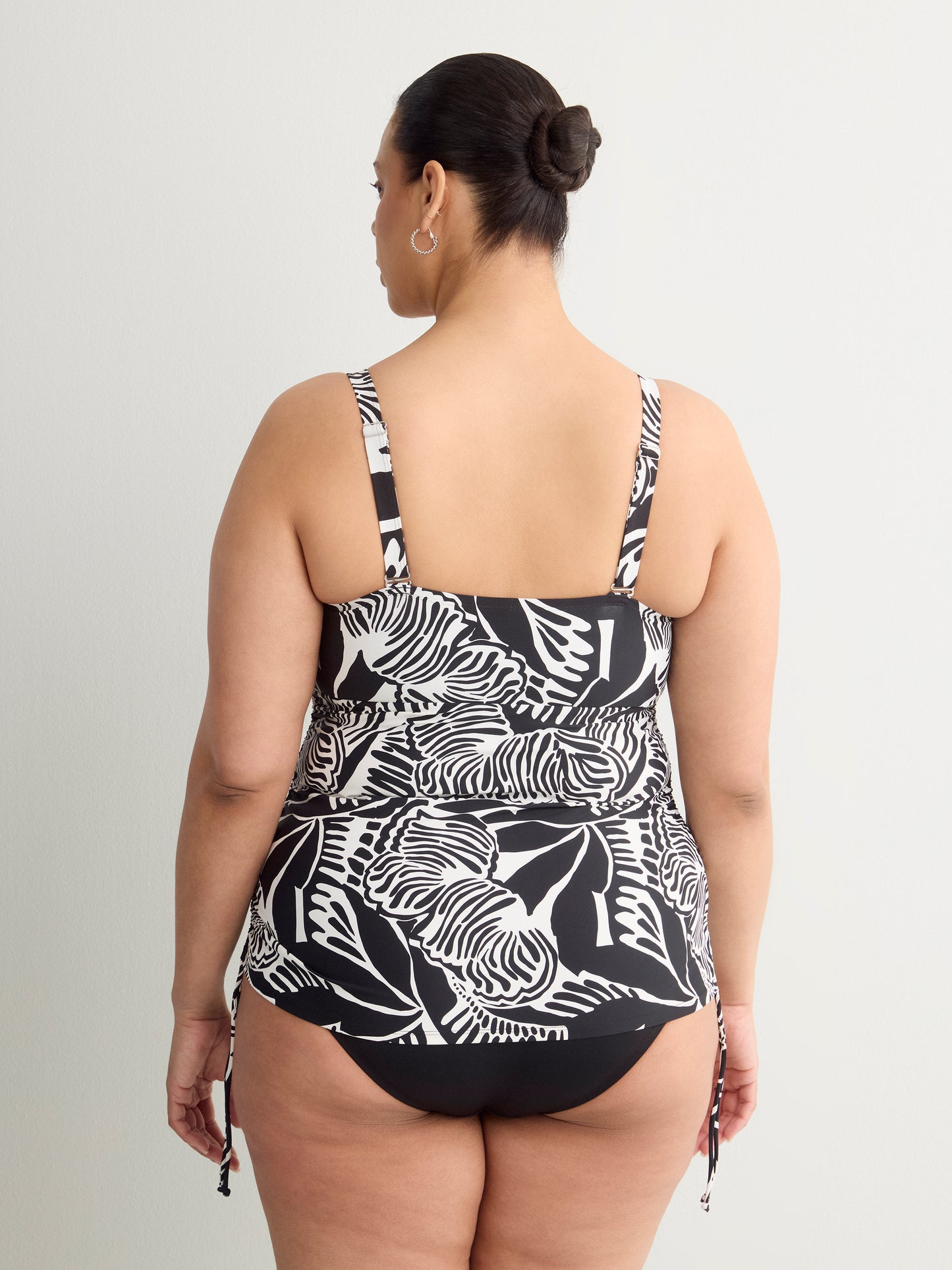 Black Foliage-Print Twisted Bandeau Tankini Top