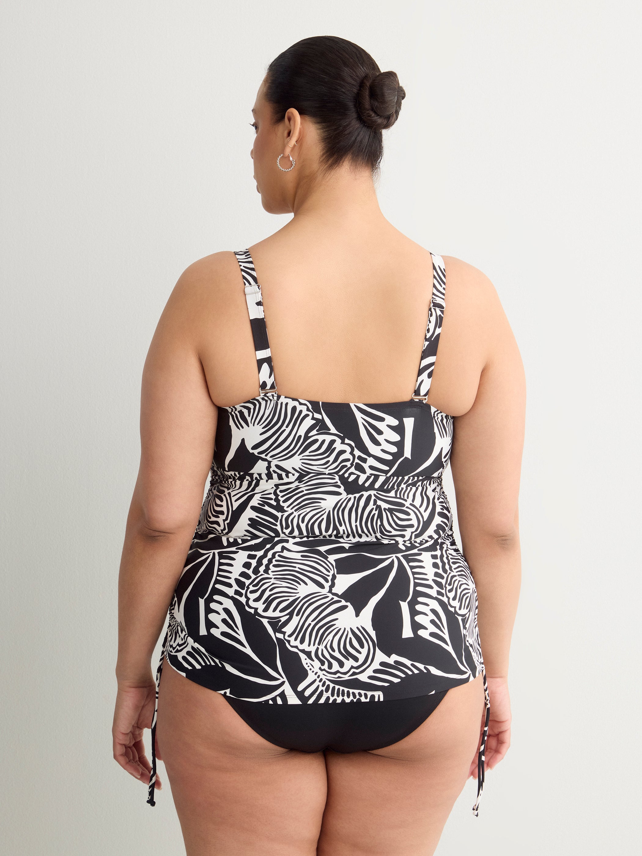 Black Foliage-Print Twisted Bandeau Tankini Top