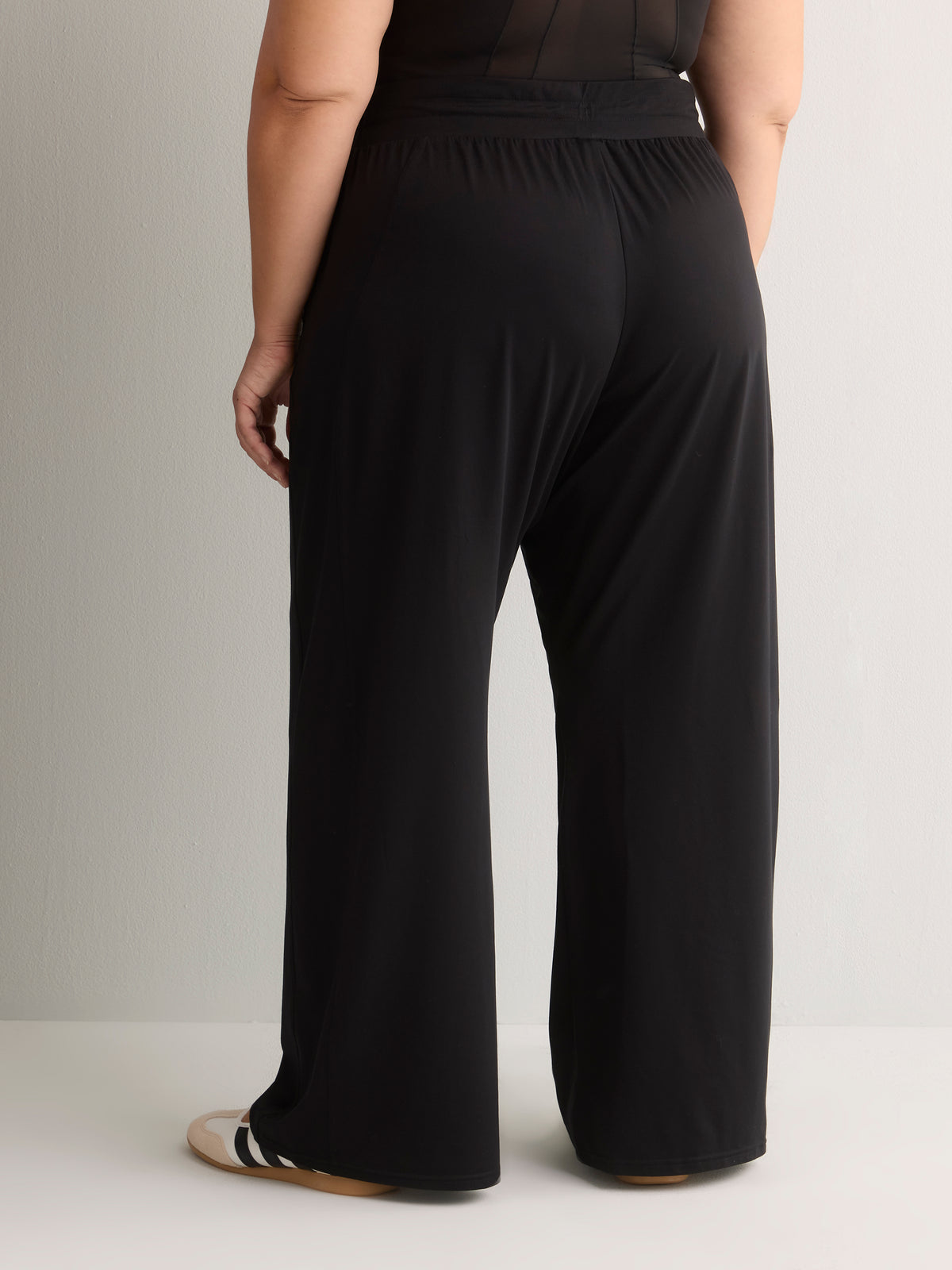 Cloud Jersey Wide-Leg Jogger Pant - Fabletics