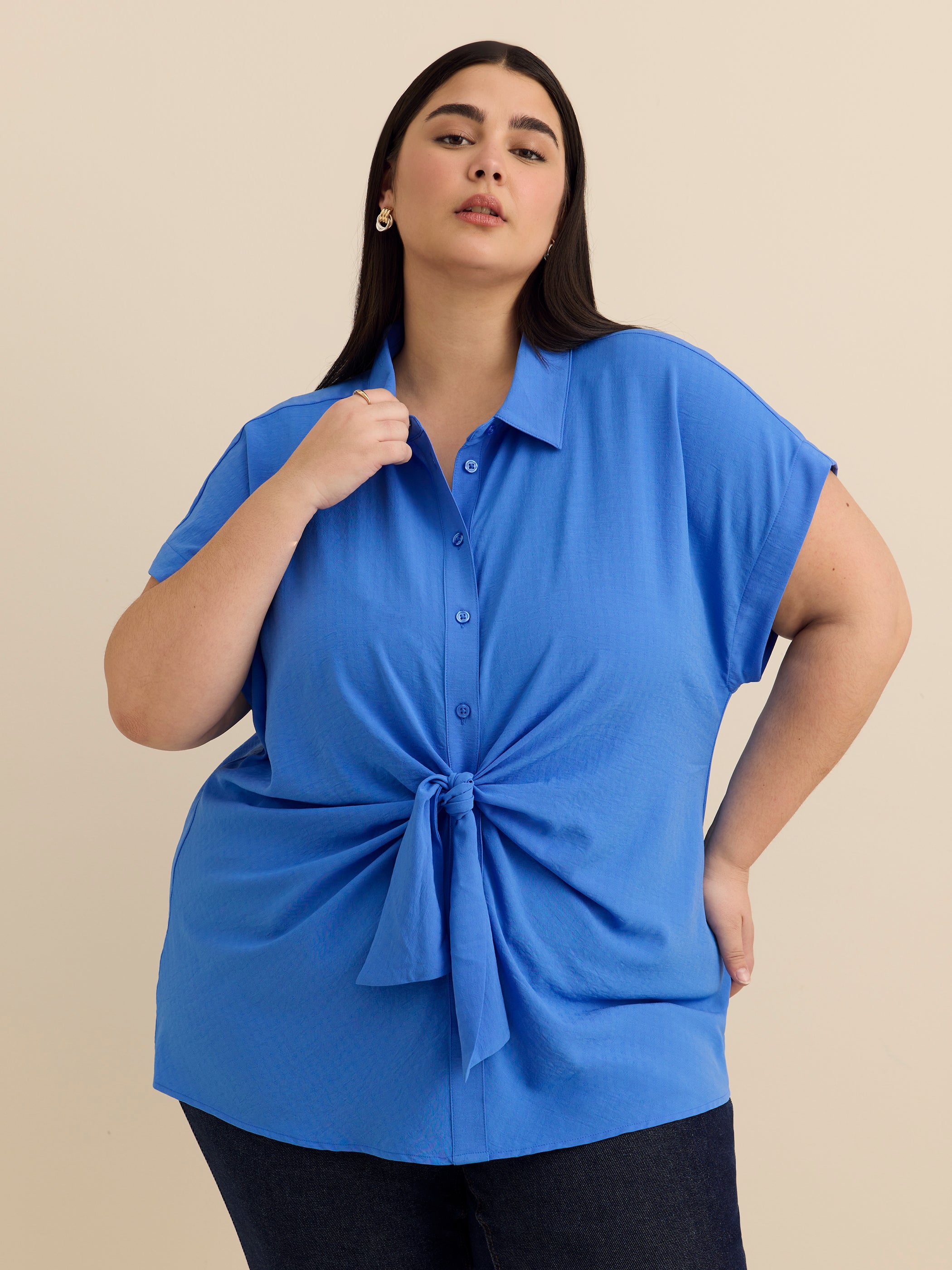 Blouse boutonnée avec noeud à la taille