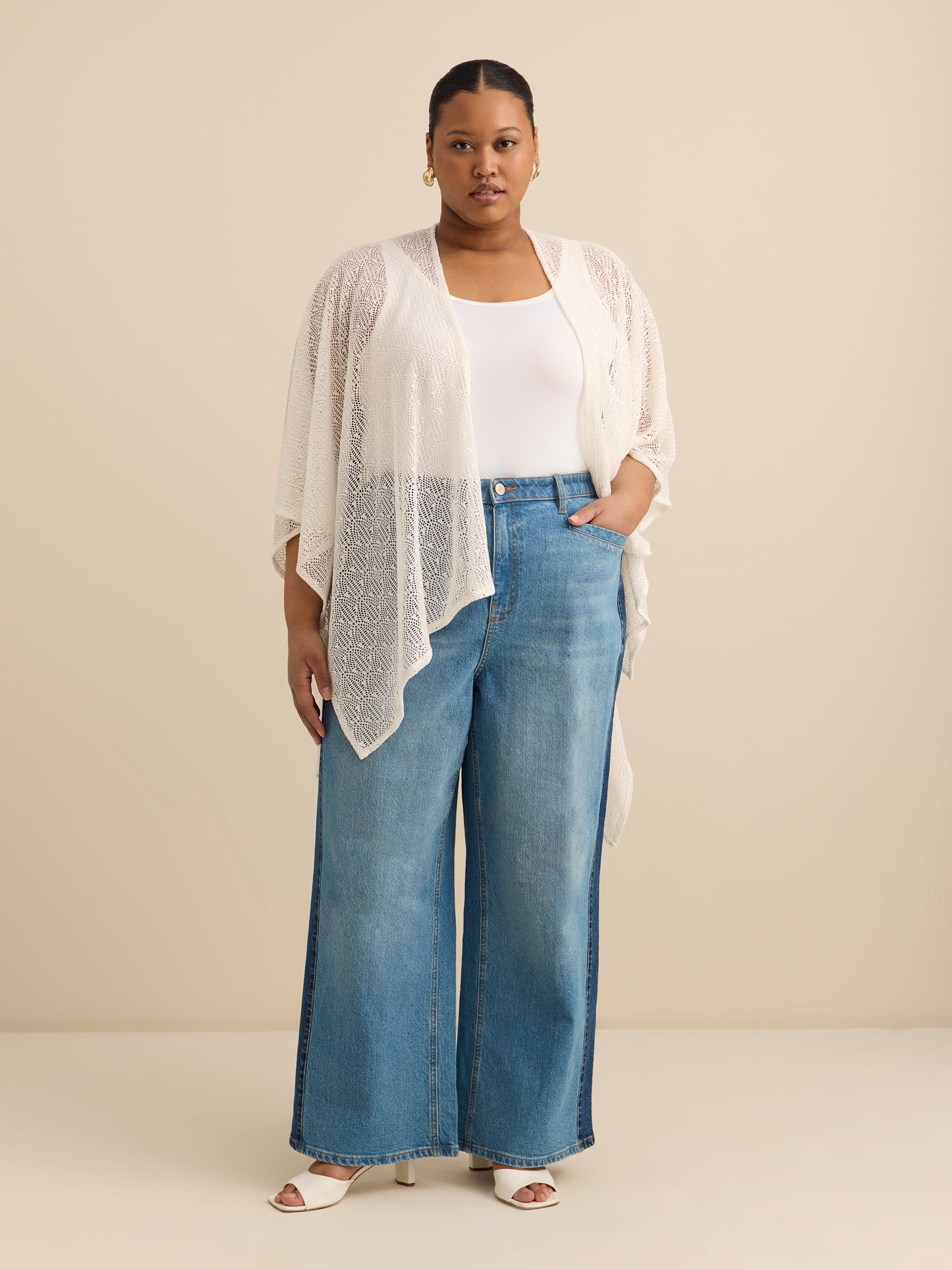 Cape à devant ouvert et mailles de fantaisie