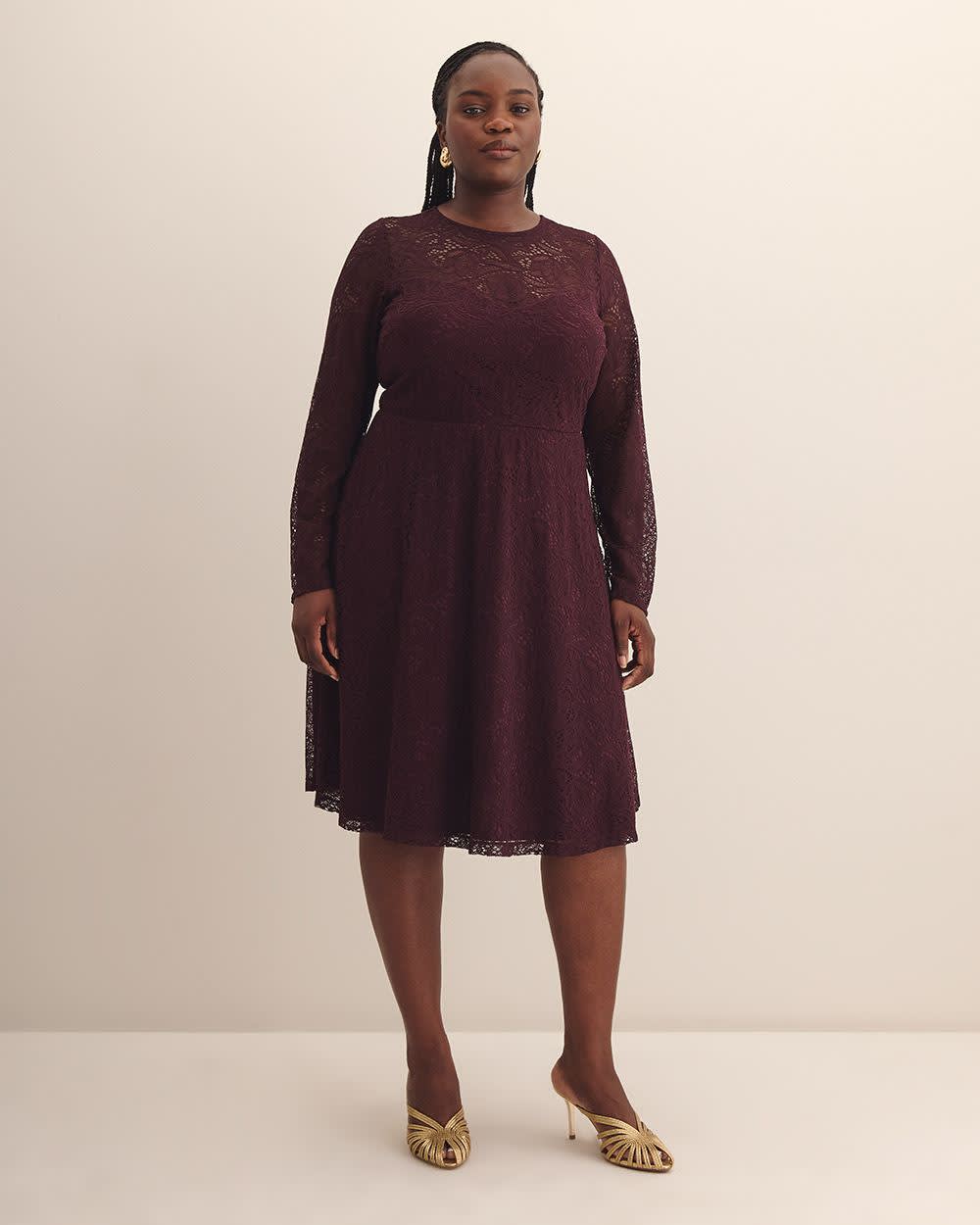 Robe évasée en dentelle à  manches longues