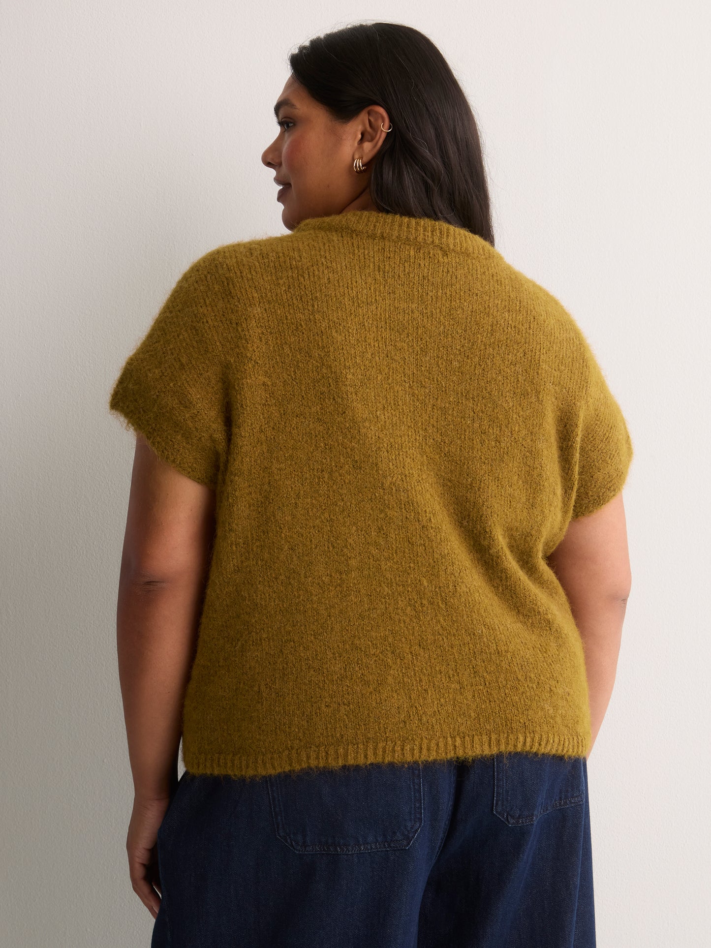 Loose Extended-Sleeve Fuzzy Yarn Short Sweater