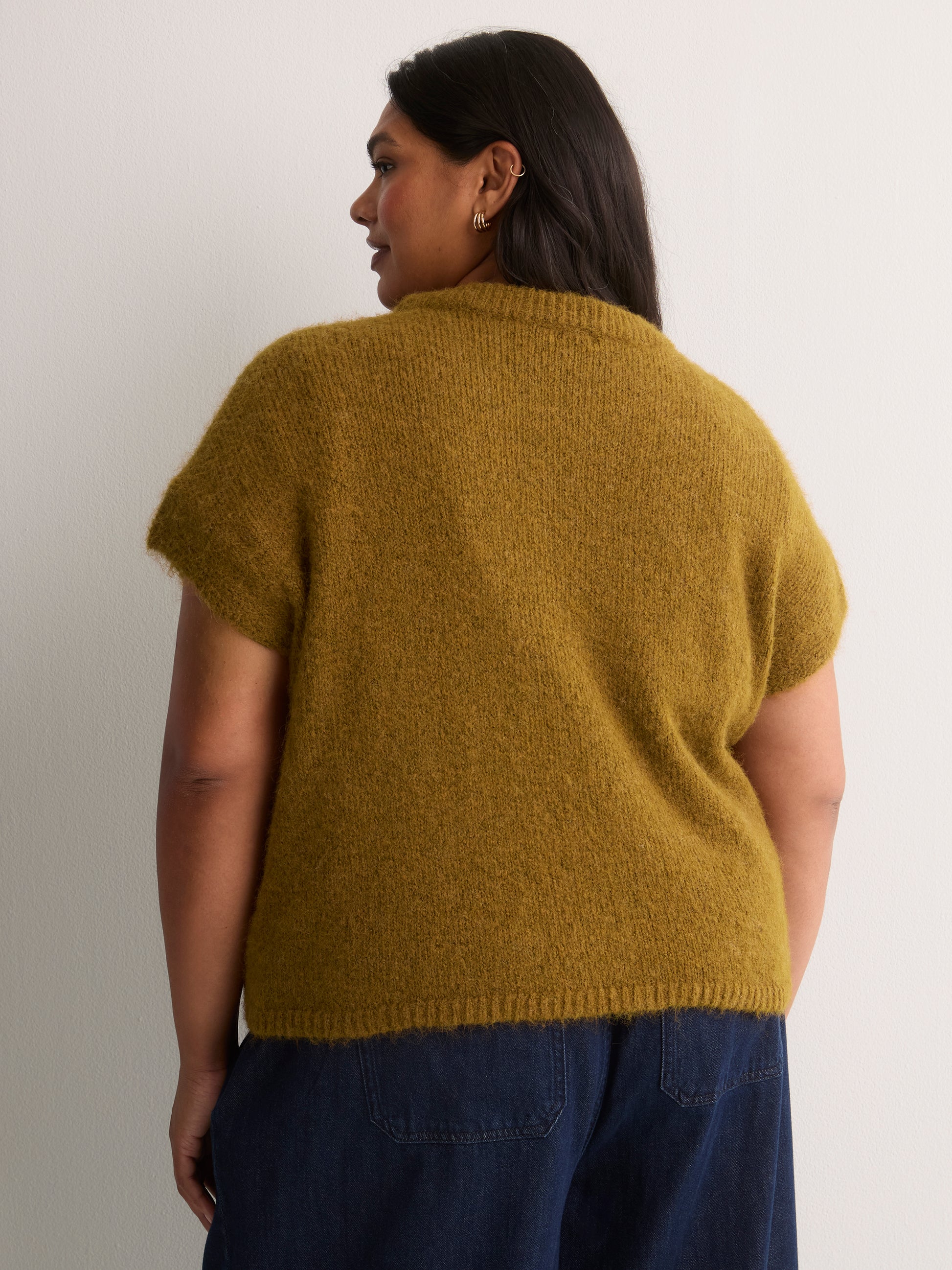 Loose Extended-Sleeve Fuzzy Yarn Short Sweater