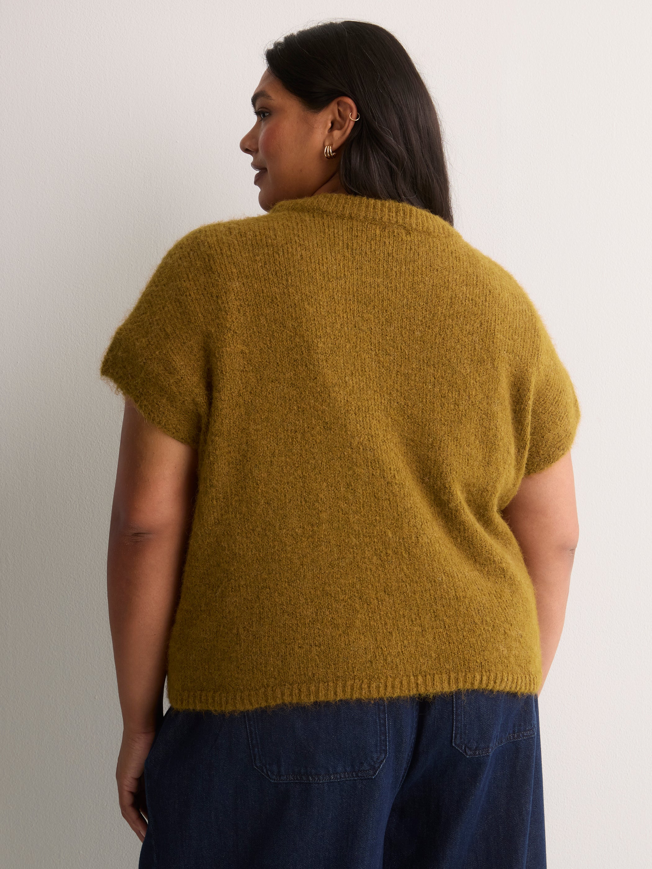 Loose Extended-Sleeve Fuzzy Yarn Short Sweater