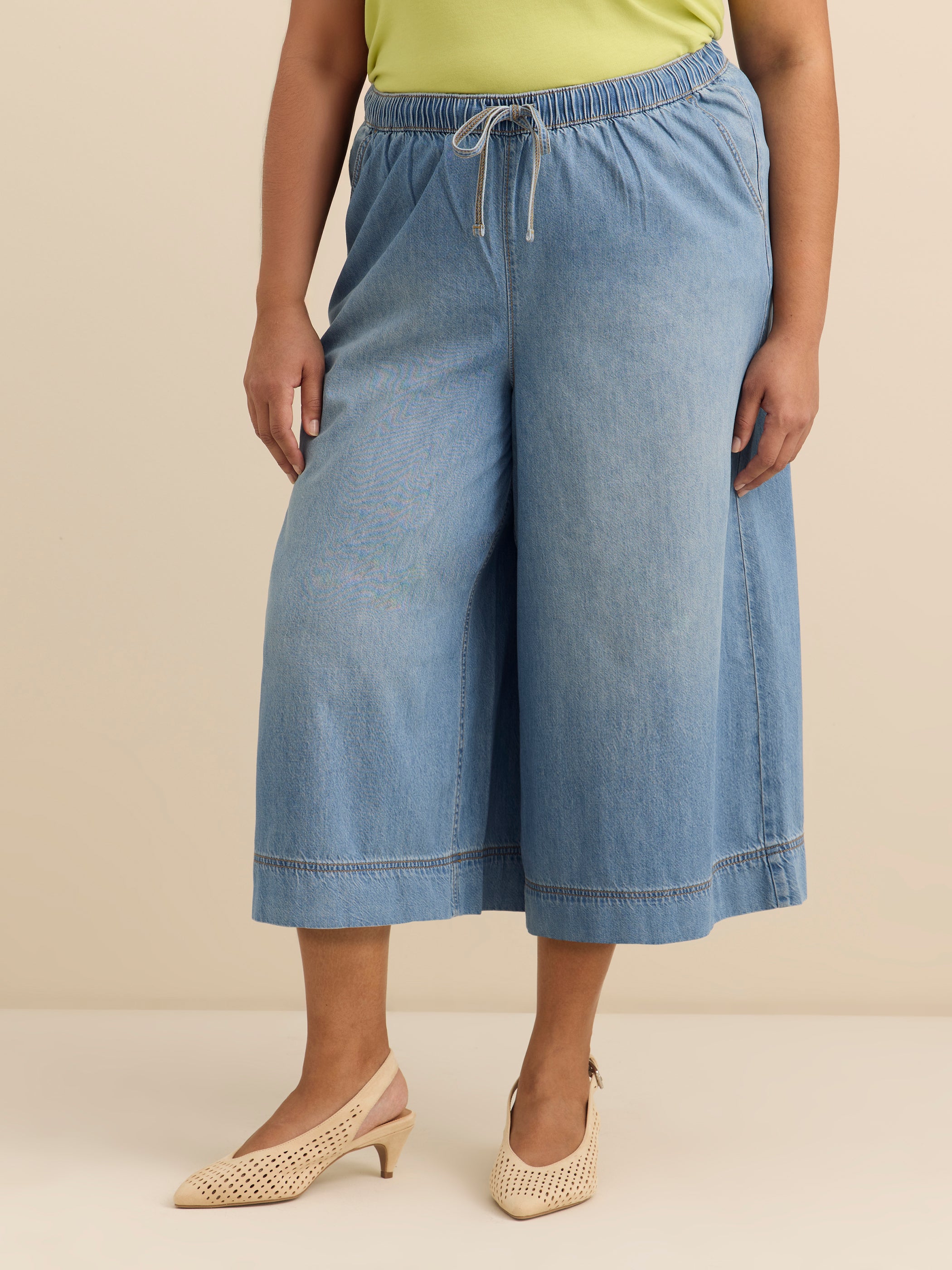 d/C JEANS Plus Size Wide Leg Mid-Rise Denim Capri Pants – Penningtons
