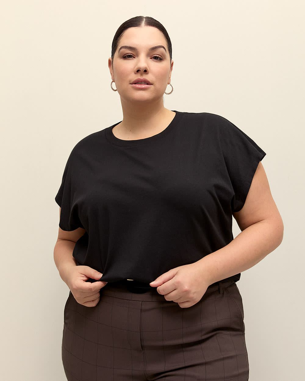 Extended-Sleeve Crewneck T-Shirt - PENN. Essentials