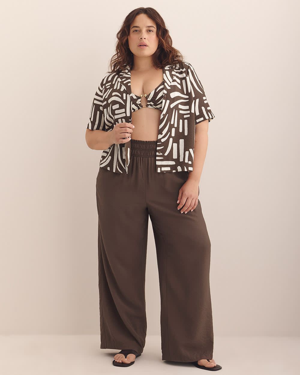 Chemisier court à manches courtes et col cranté