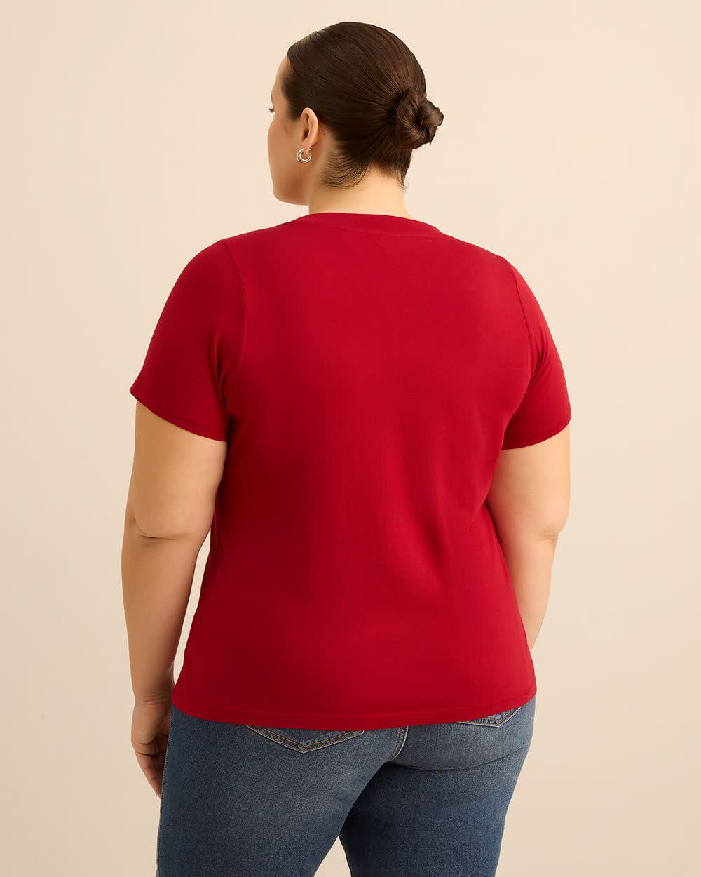 Haut à col rond et manches courtes avec imprimé sur la poitrine