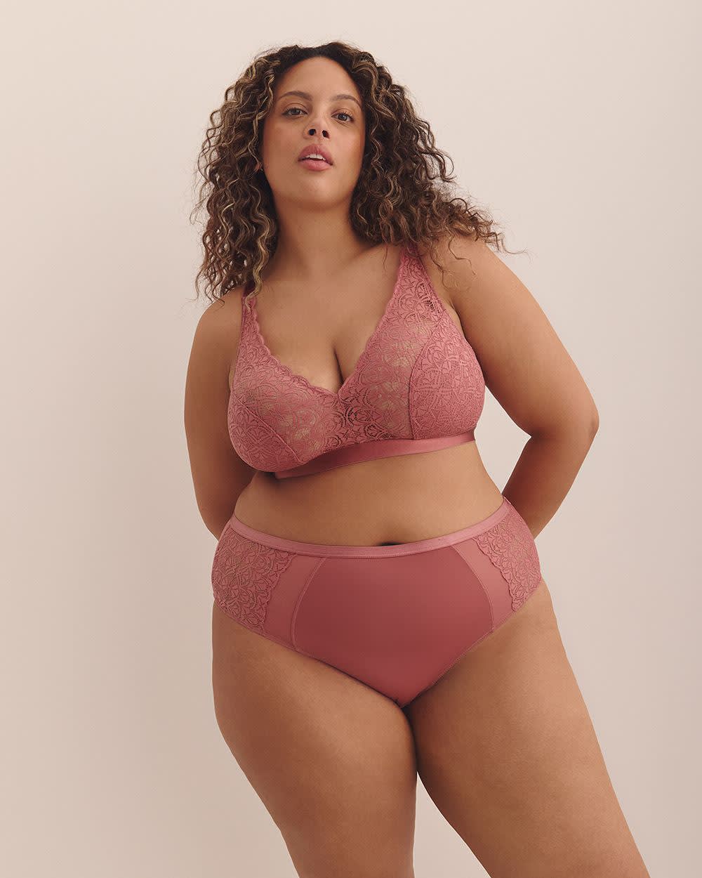 Lace Bralette with Scalloped Edge - Déesse Collection